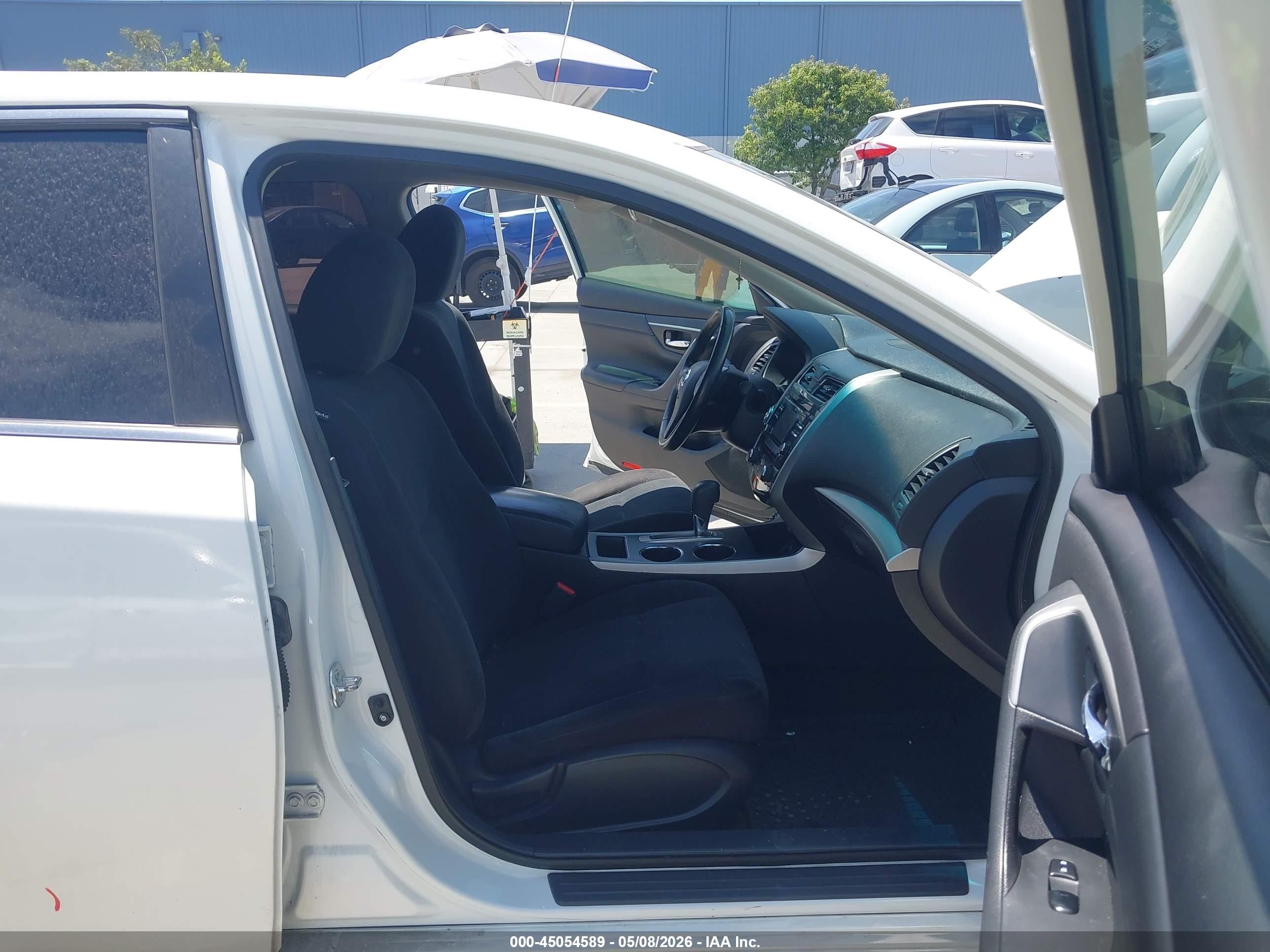 2015 Nissan Altima 2.5 Sv White vin: 1N4AL3AP1FC481009