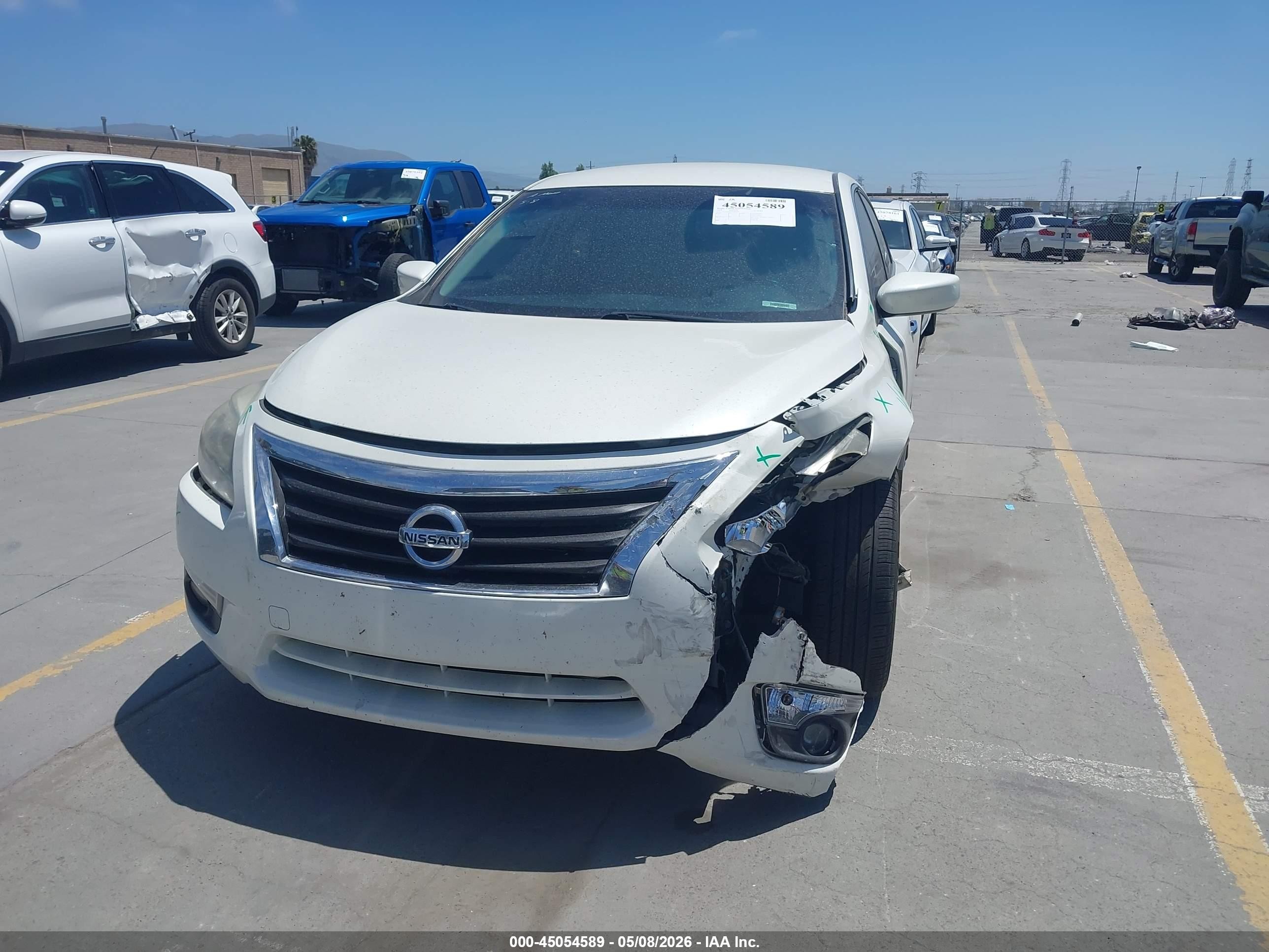 2015 Nissan Altima 2.5 Sv White vin: 1N4AL3AP1FC481009