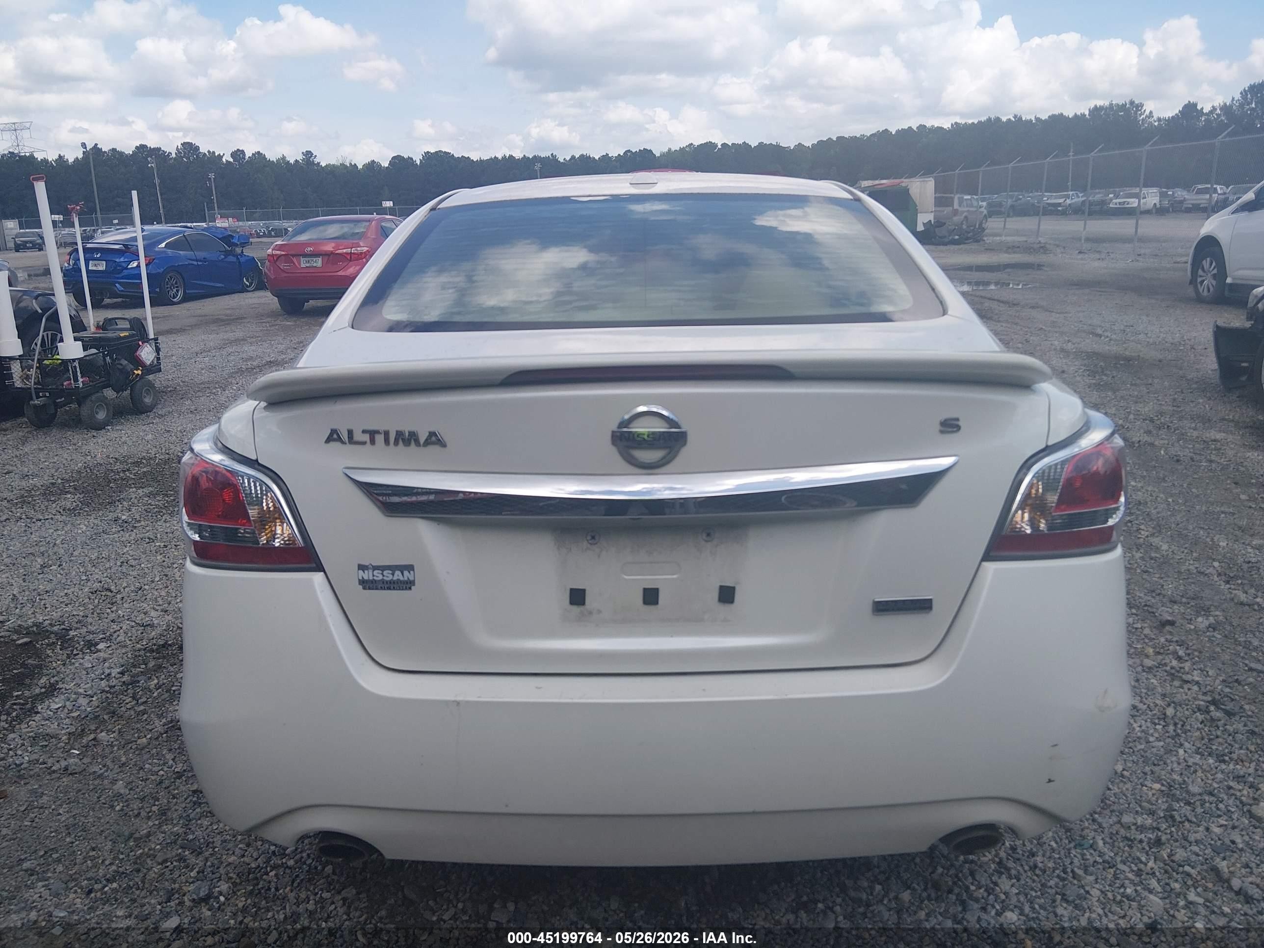 2015 Nissan Altima 2.5 S White vin: 1N4AL3AP1FC483164