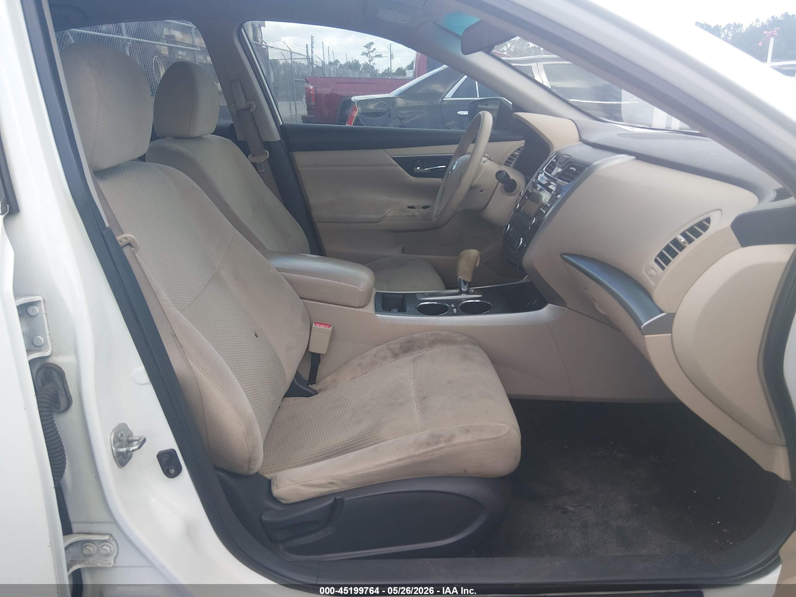 2015 Nissan Altima 2.5 S White vin: 1N4AL3AP1FC483164