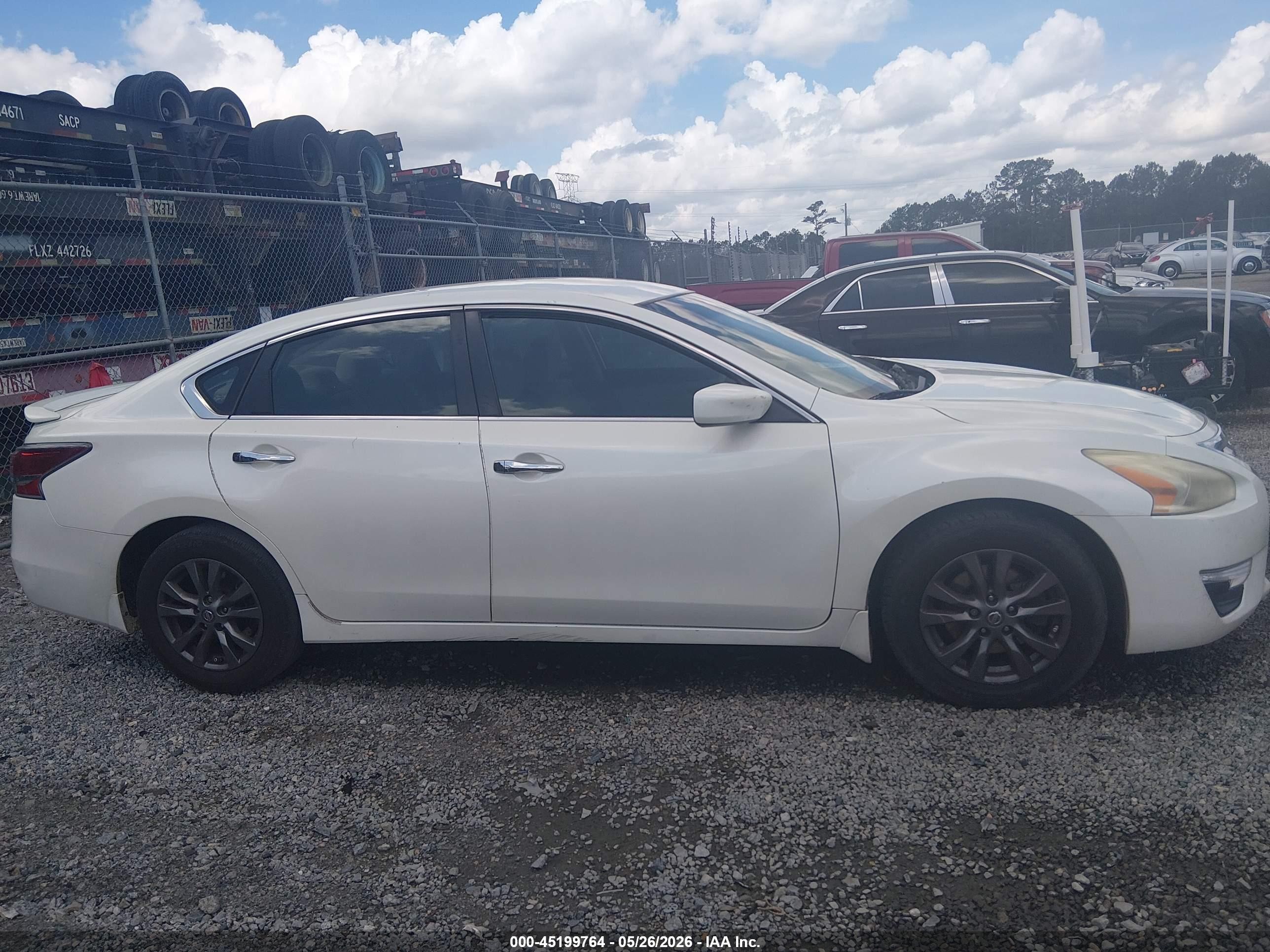 2015 Nissan Altima 2.5 S White vin: 1N4AL3AP1FC483164