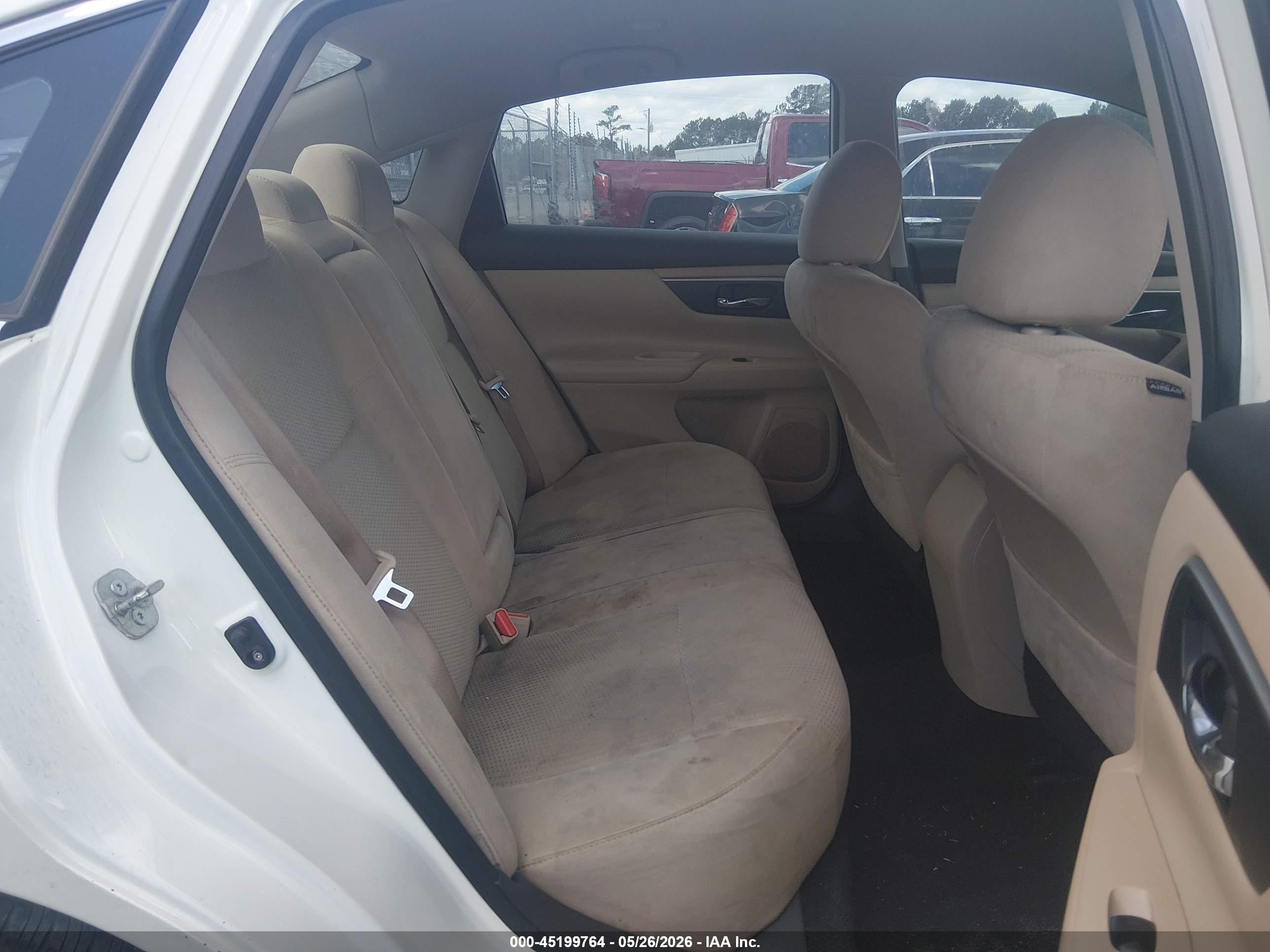 2015 Nissan Altima 2.5 S White vin: 1N4AL3AP1FC483164