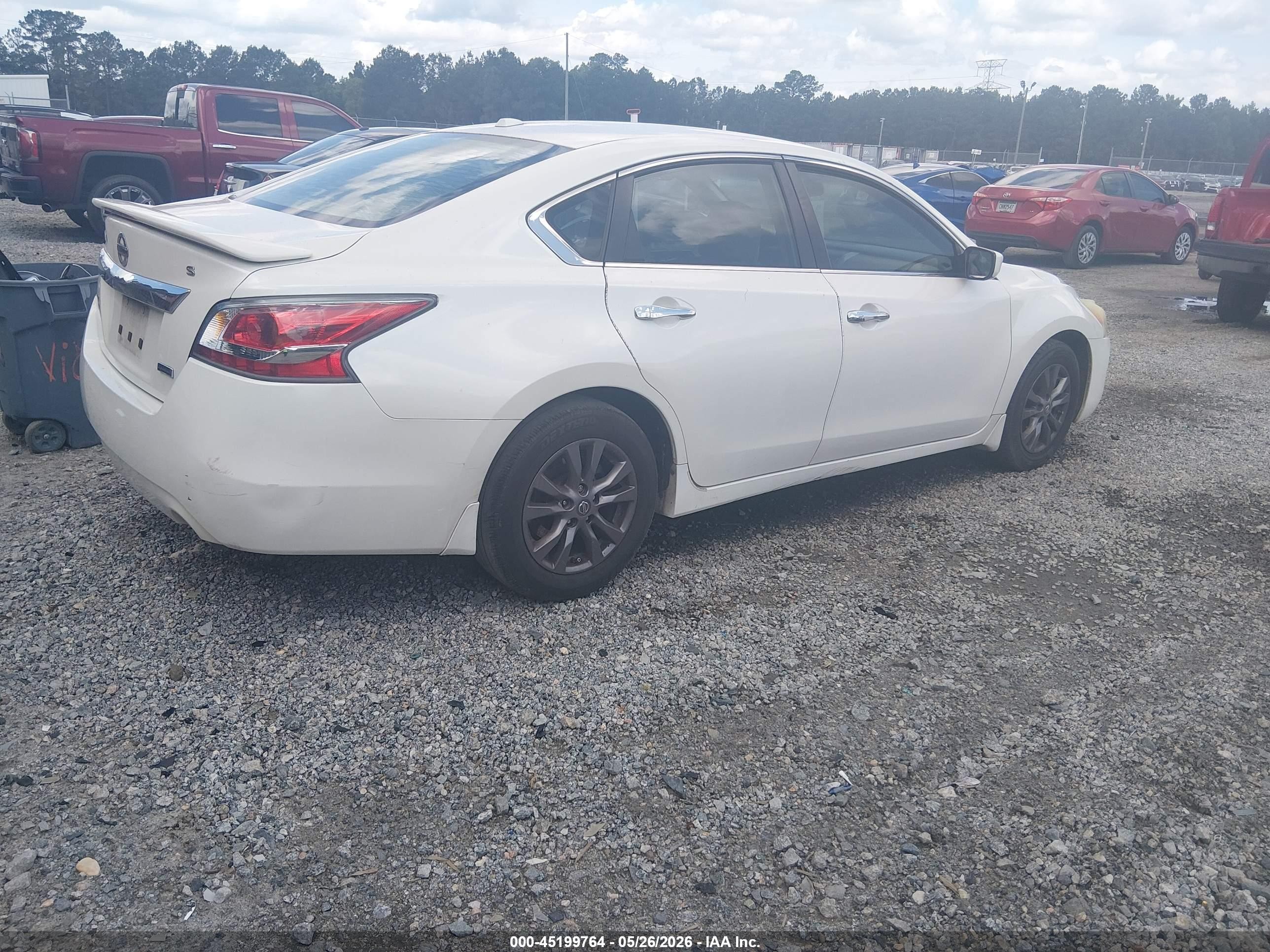 2015 Nissan Altima 2.5 S White vin: 1N4AL3AP1FC483164