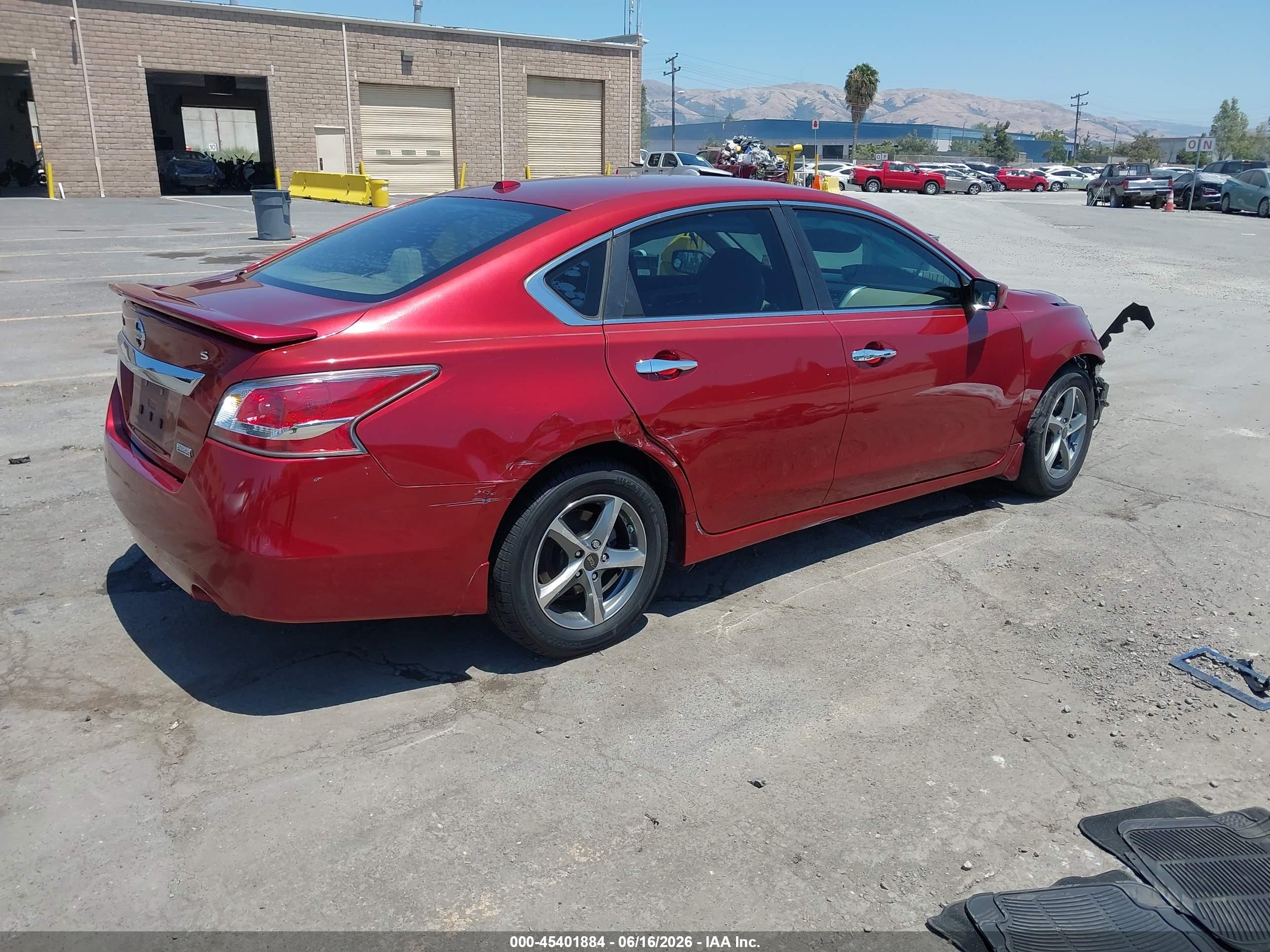 2015 Nissan Altima 2.5 S Красный vin: 1N4AL3AP1FC486002