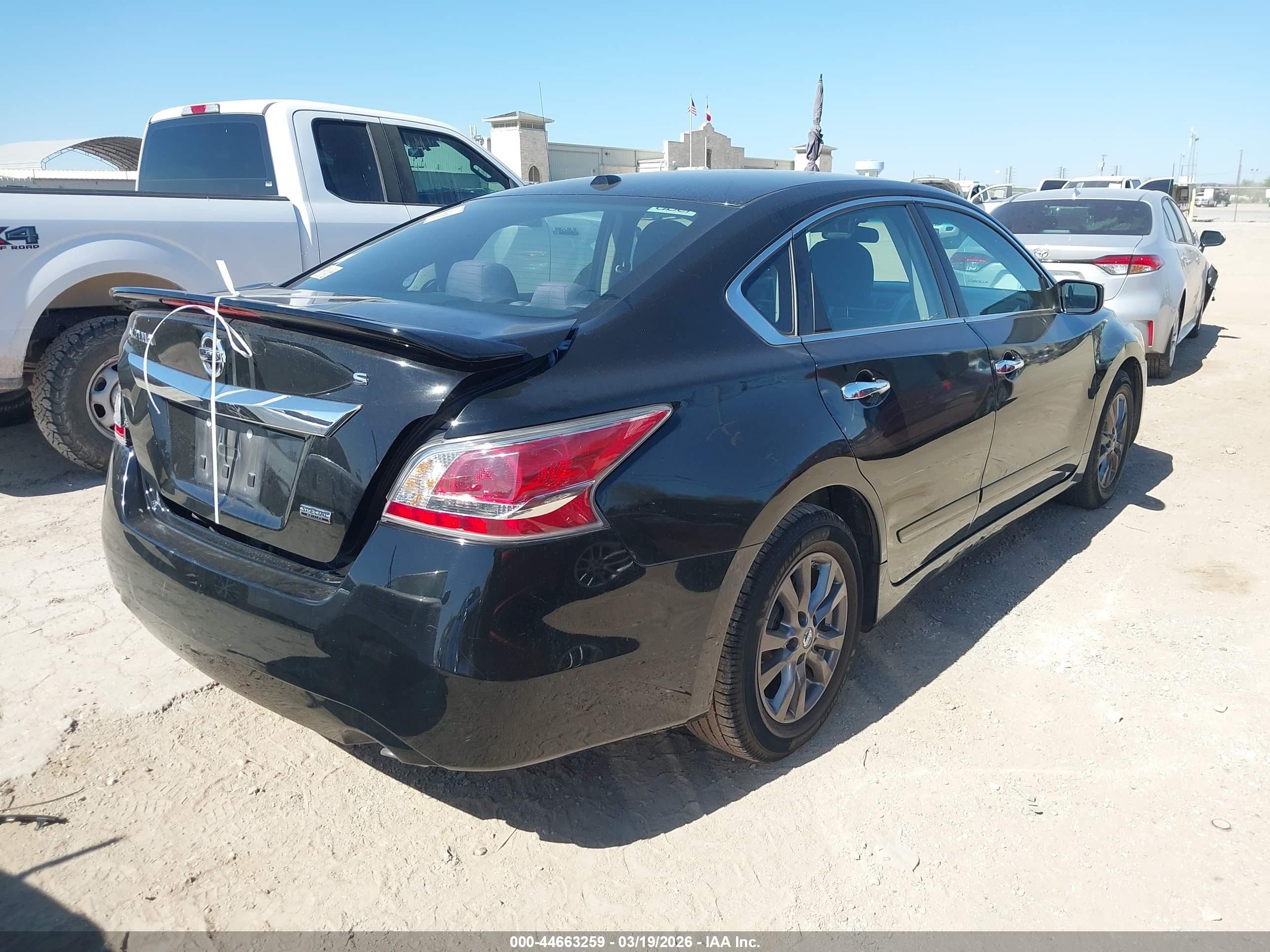 2015 Nissan Altima 2.5 S Черный vin: 1N4AL3AP1FC487733