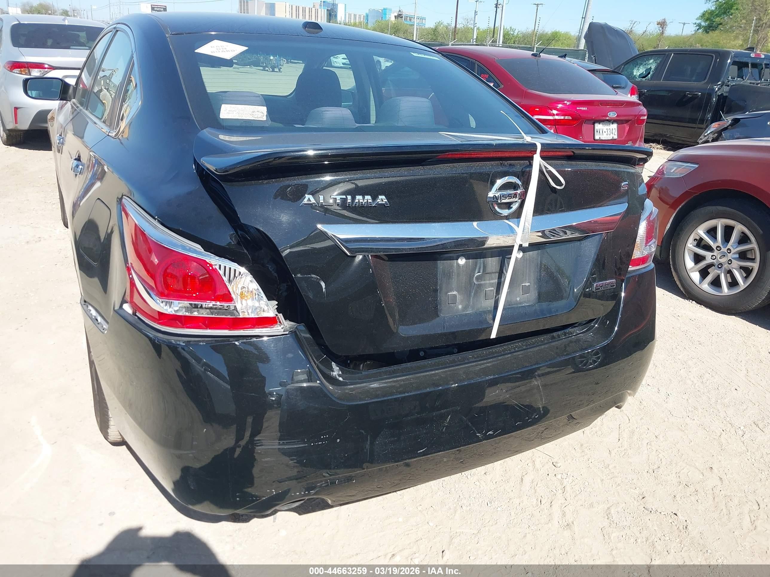 2015 Nissan Altima 2.5 S Черный vin: 1N4AL3AP1FC487733