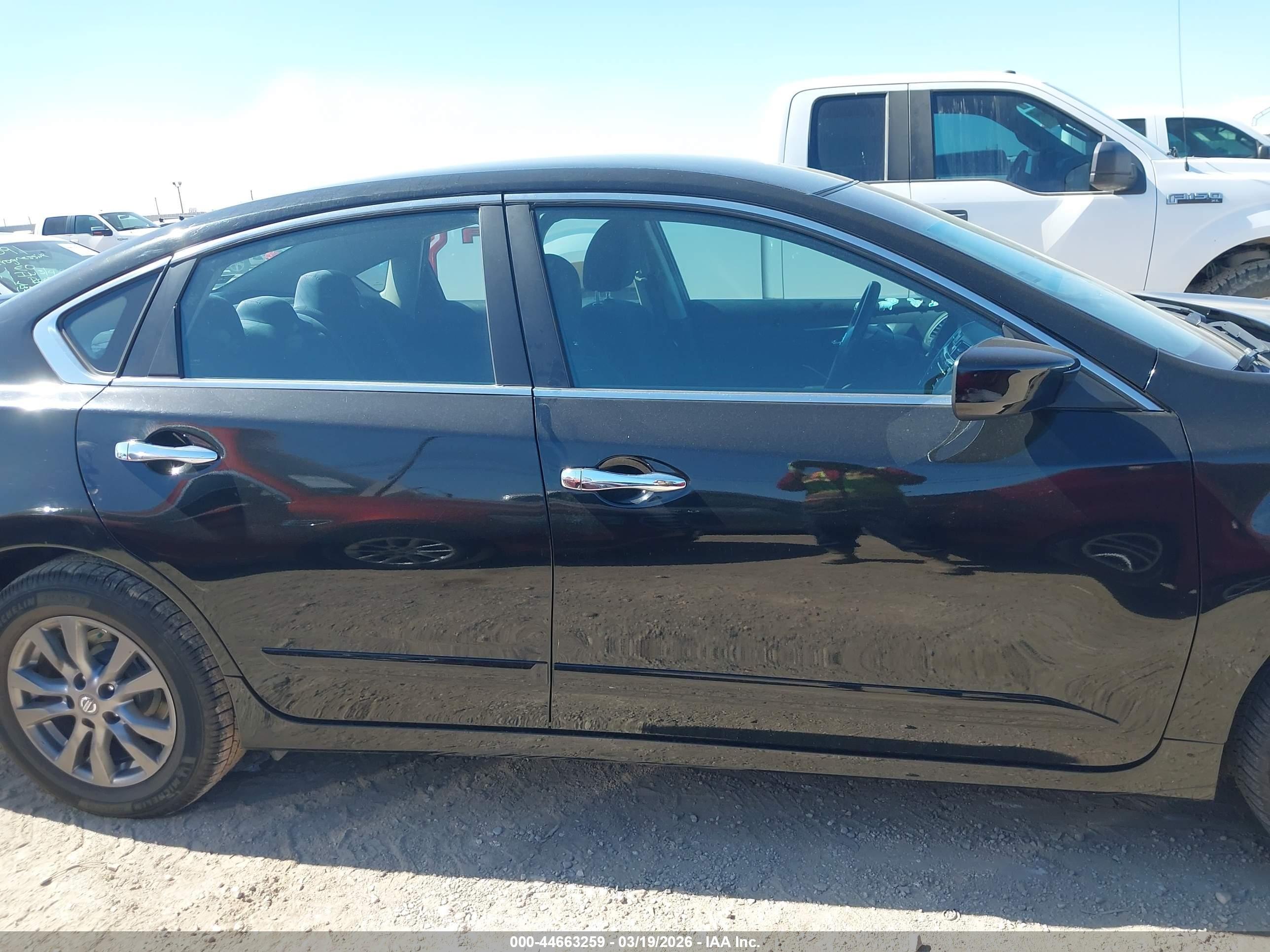 2015 Nissan Altima 2.5 S Черный vin: 1N4AL3AP1FC487733