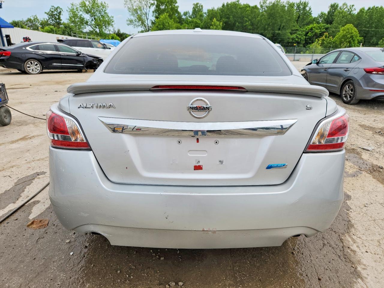 2015 Nissan Altima 2.5 S Silver vin: 1N4AL3AP1FC568201