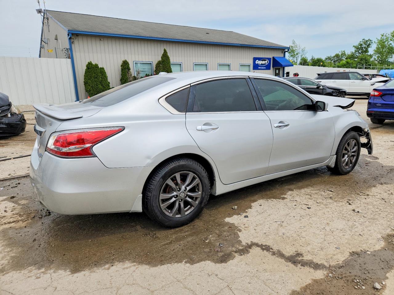 2015 Nissan Altima 2.5 S Silver vin: 1N4AL3AP1FC568201
