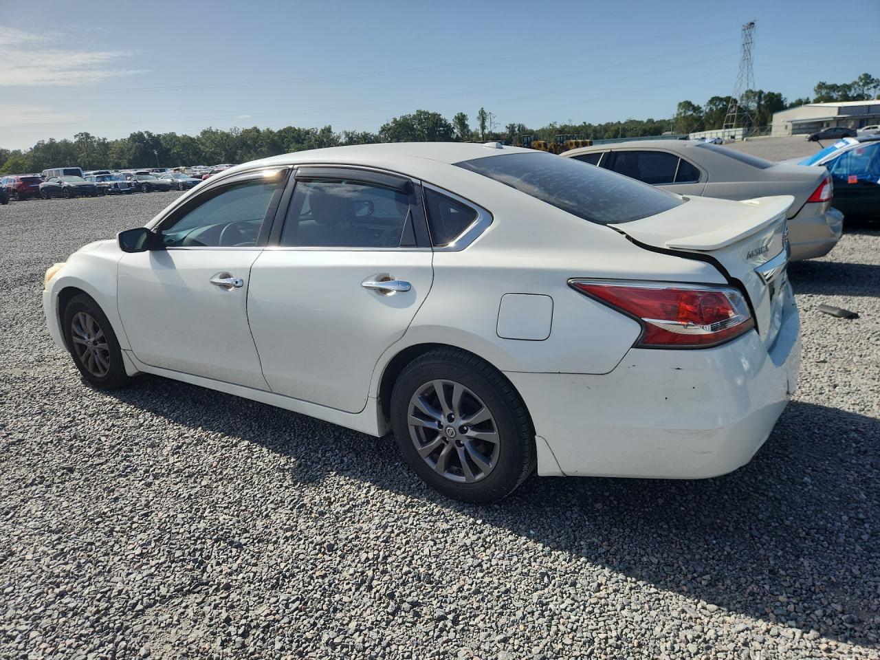 2015 Nissan Altima 2.5 S White vin: 1N4AL3AP1FC583829