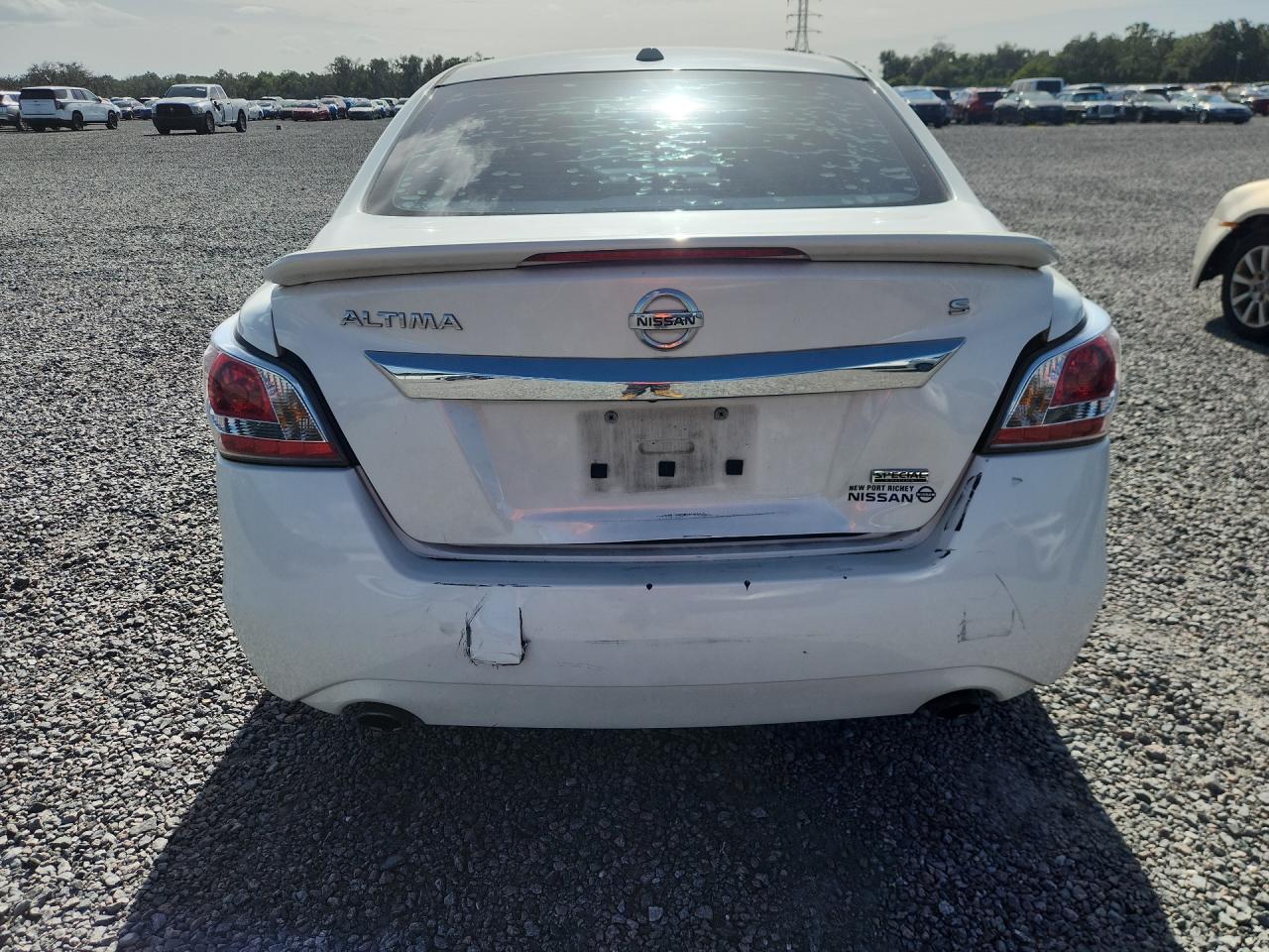 2015 Nissan Altima 2.5 S White vin: 1N4AL3AP1FC583829