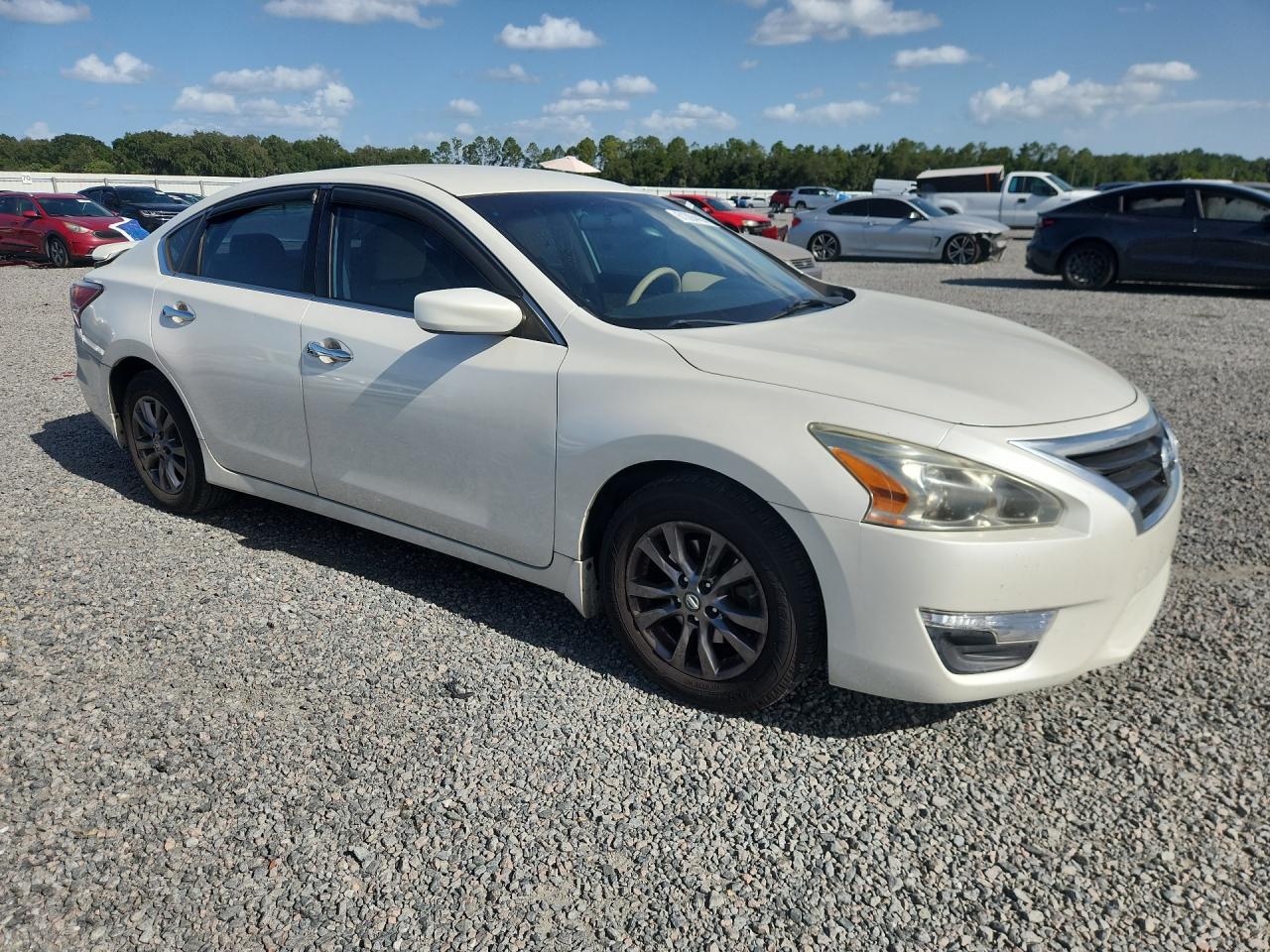 2015 Nissan Altima 2.5 S White vin: 1N4AL3AP1FC583829