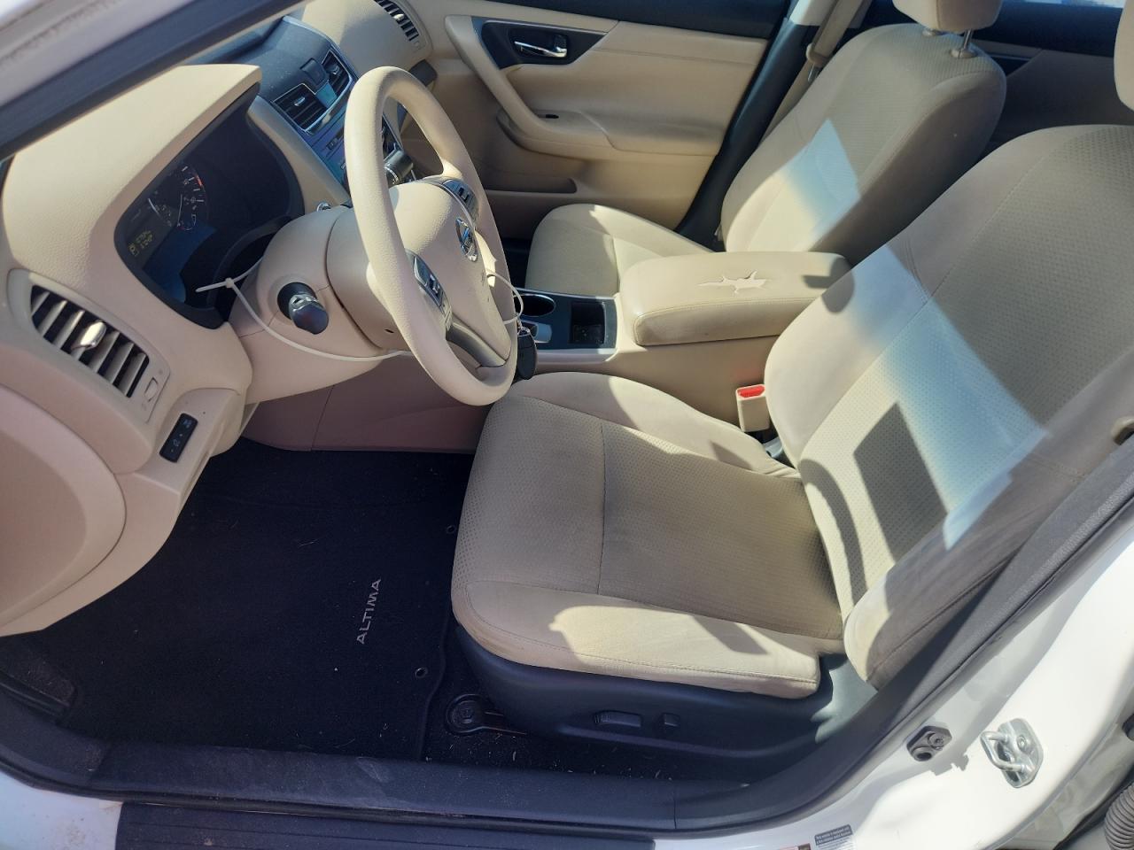 2015 Nissan Altima 2.5 S White vin: 1N4AL3AP1FC583829