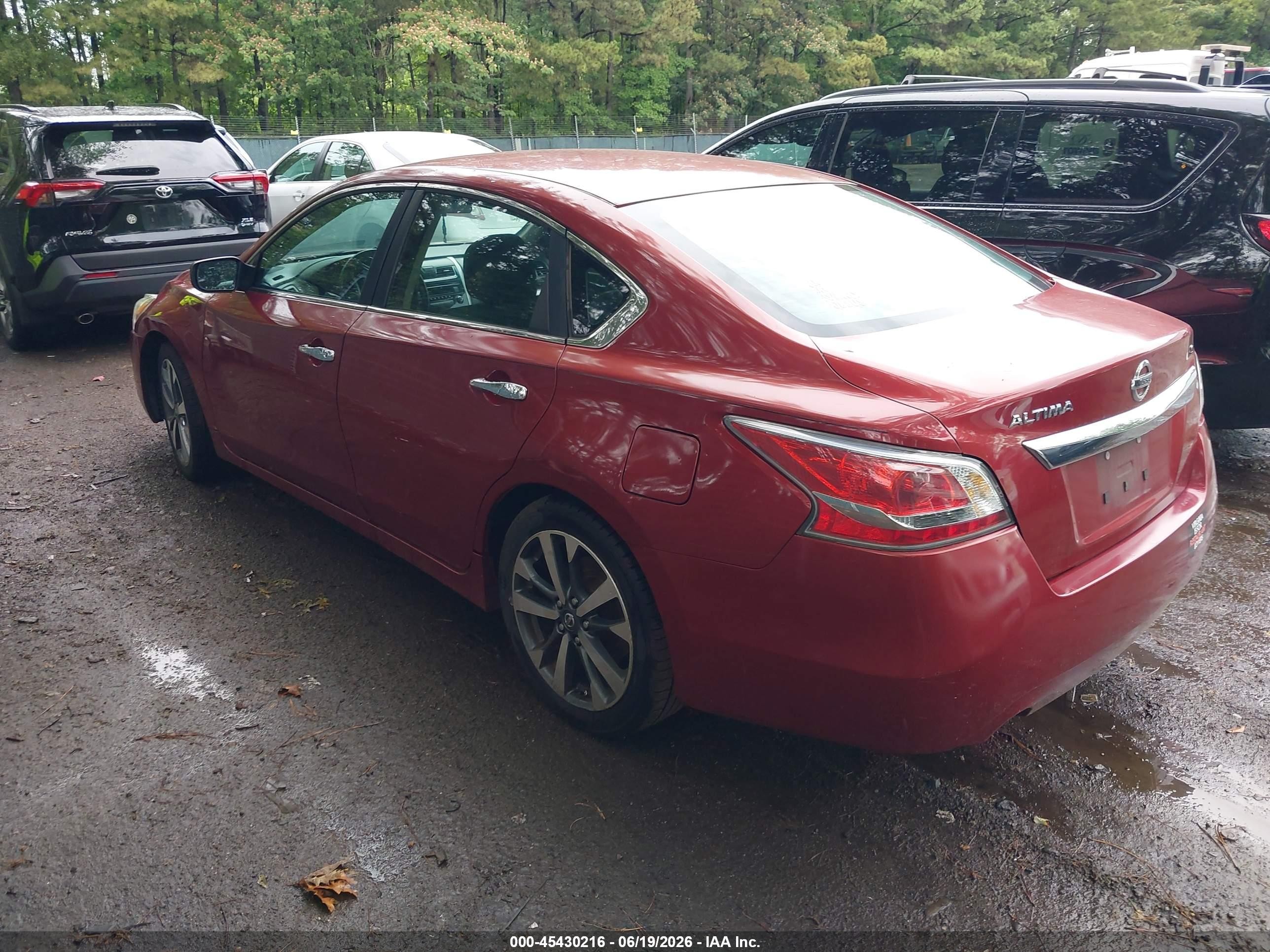 2015 Nissan Altima 2.5/2.5 S/2.5 Sl/2.5 Sv Red vin: 1N4AL3AP1FN301001