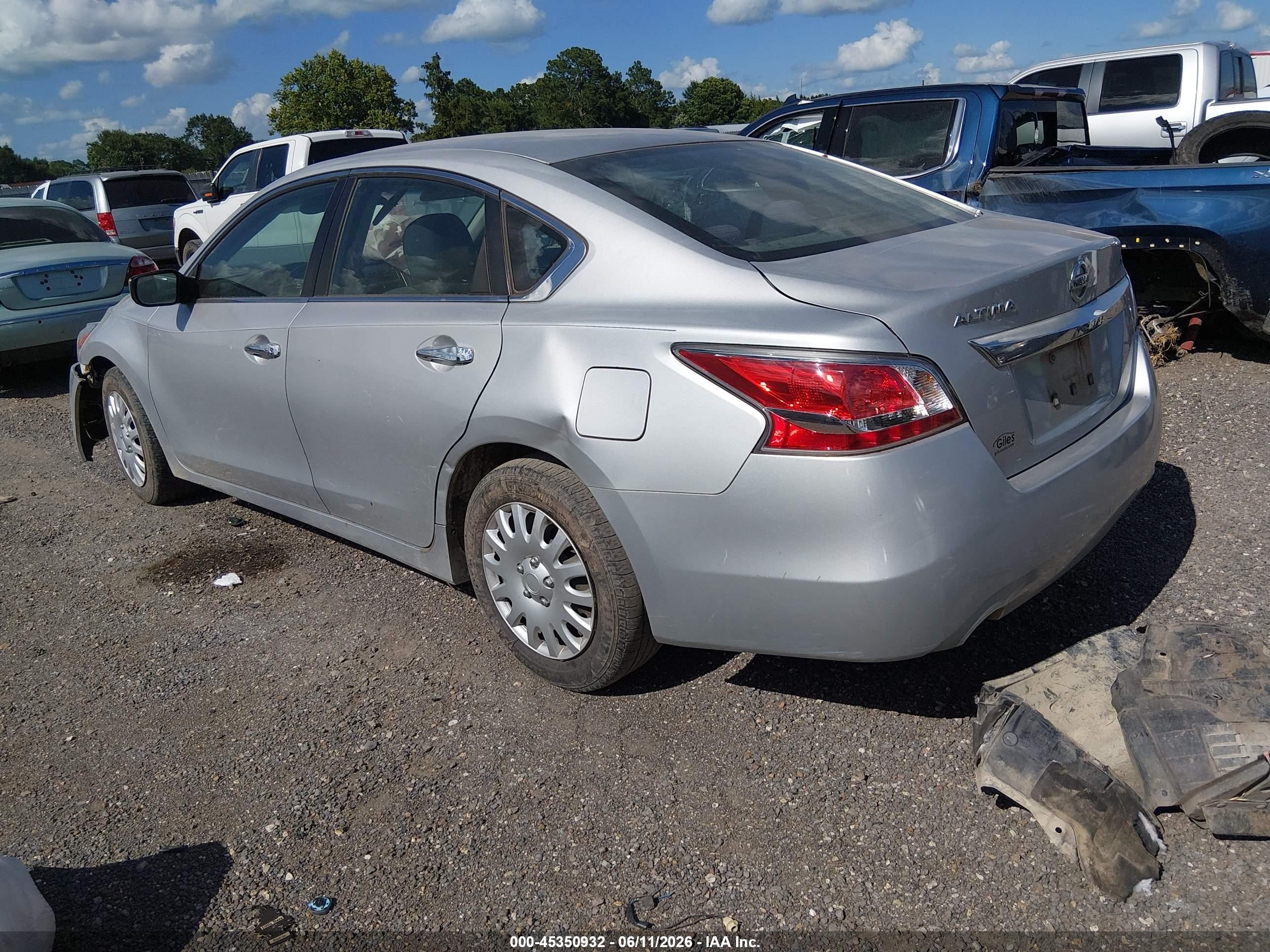 2015 Nissan Altima 2.5 S Silver vin: 1N4AL3AP1FN305338