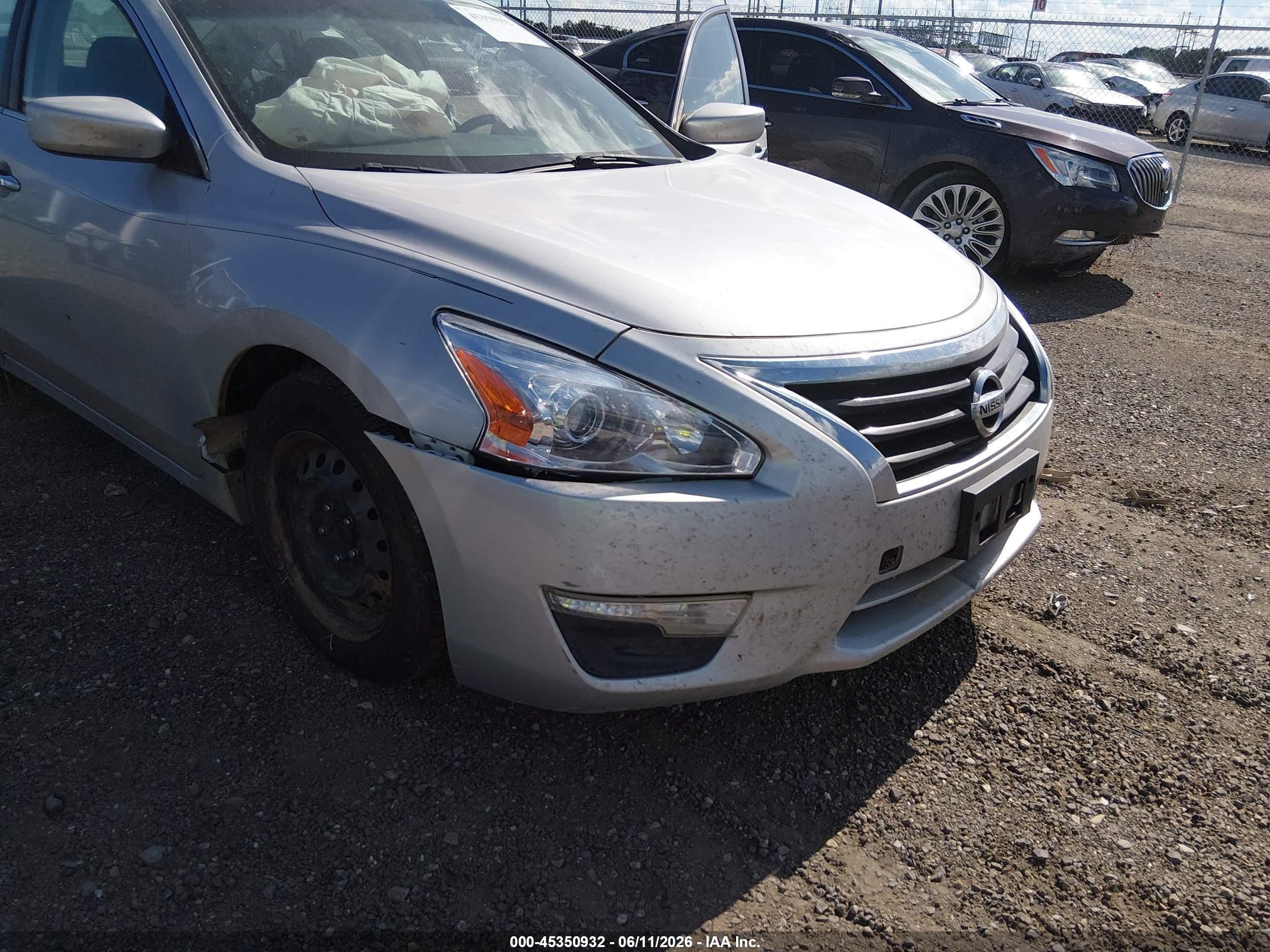 2015 Nissan Altima 2.5 S Silver vin: 1N4AL3AP1FN305338