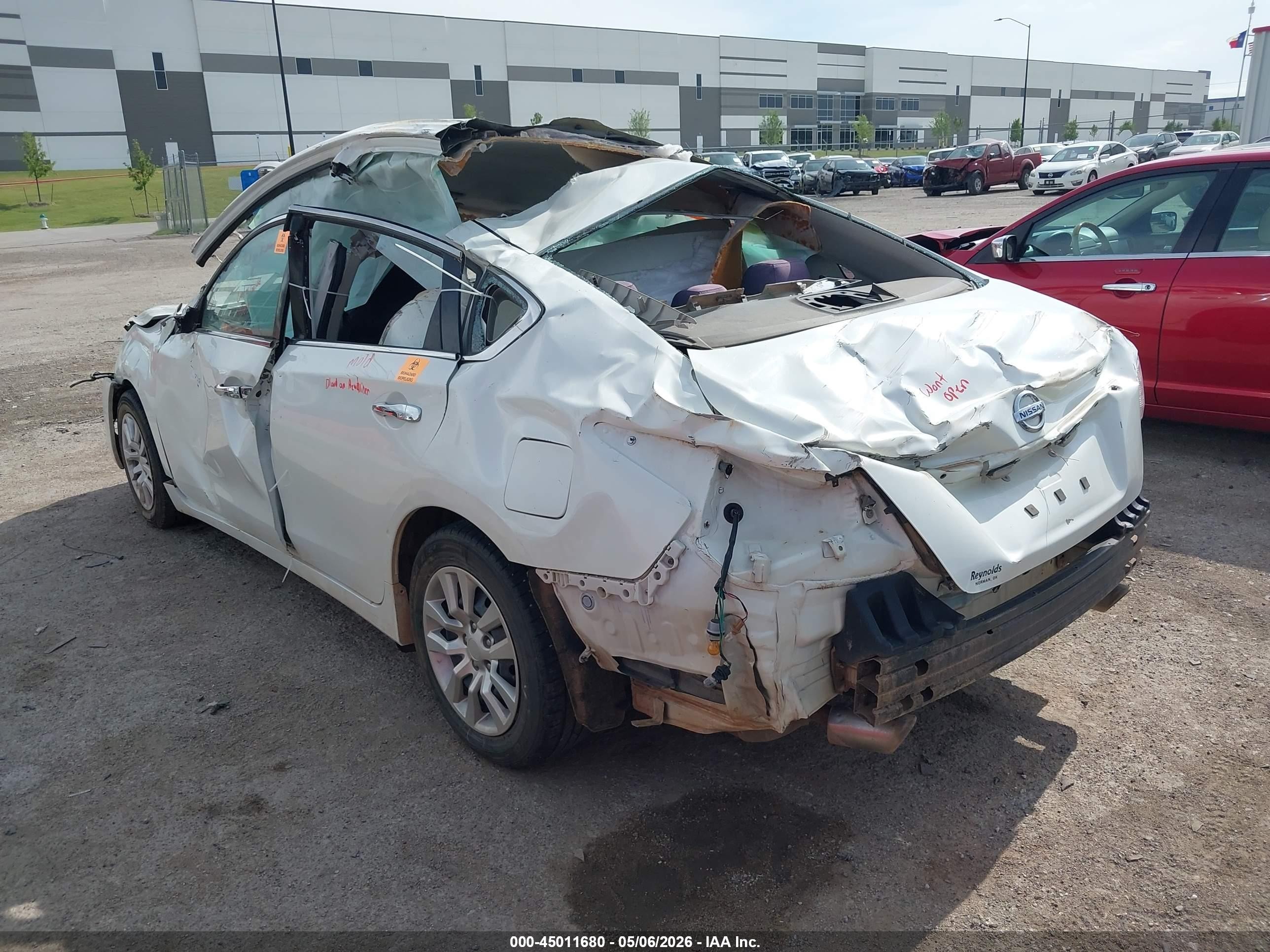 2015 Nissan Altima 2.5/2.5 S/2.5 Sl/2.5 Sv White vin: 1N4AL3AP1FN318512