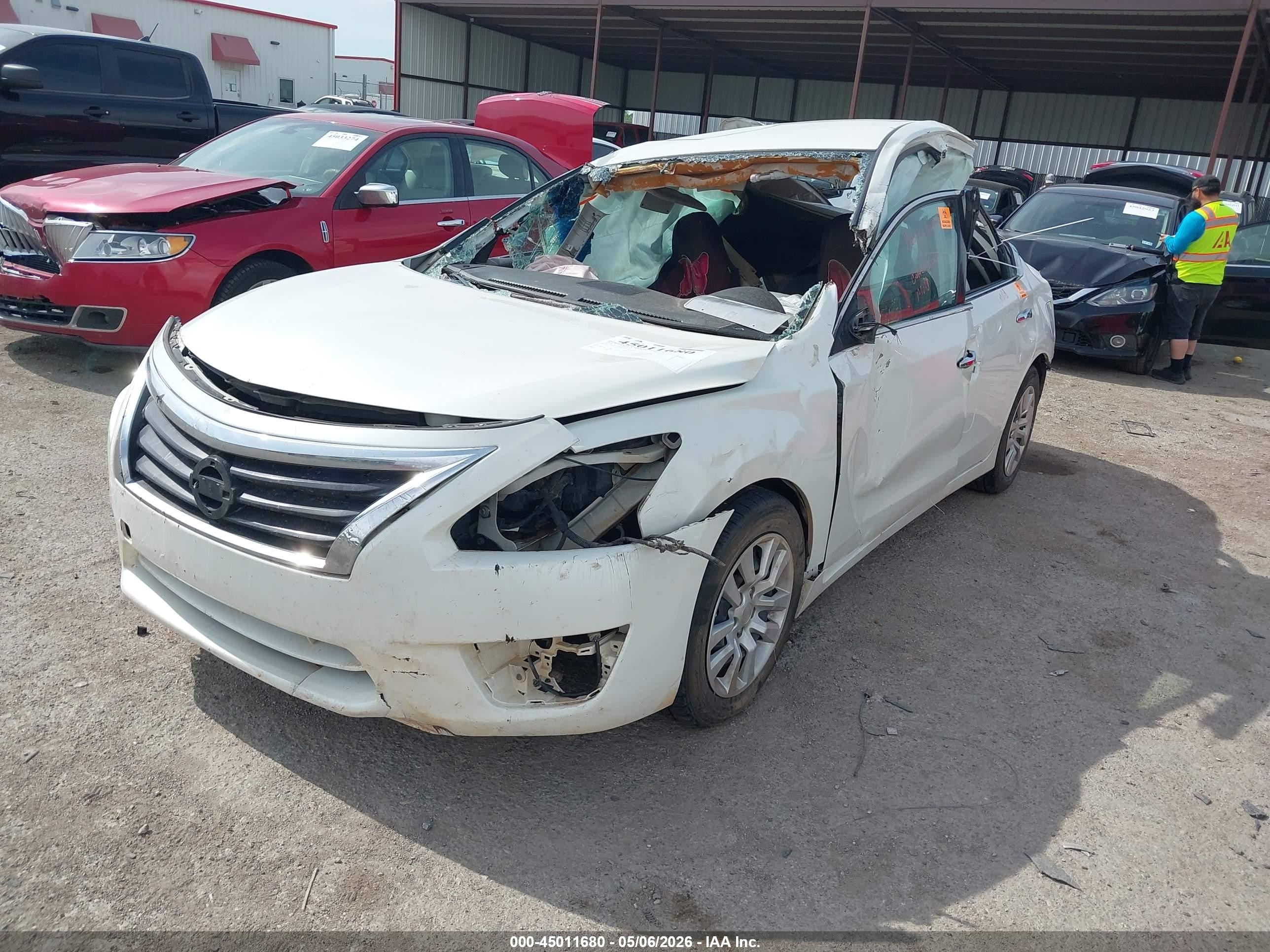 2015 Nissan Altima 2.5/2.5 S/2.5 Sl/2.5 Sv White vin: 1N4AL3AP1FN318512