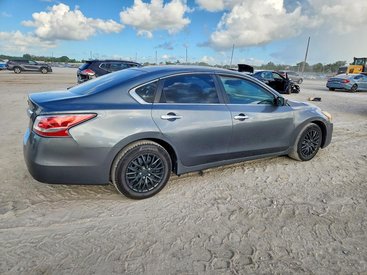 2015 Nissan Altima 2.5 S Gray vin: 1N4AL3AP1FN355396