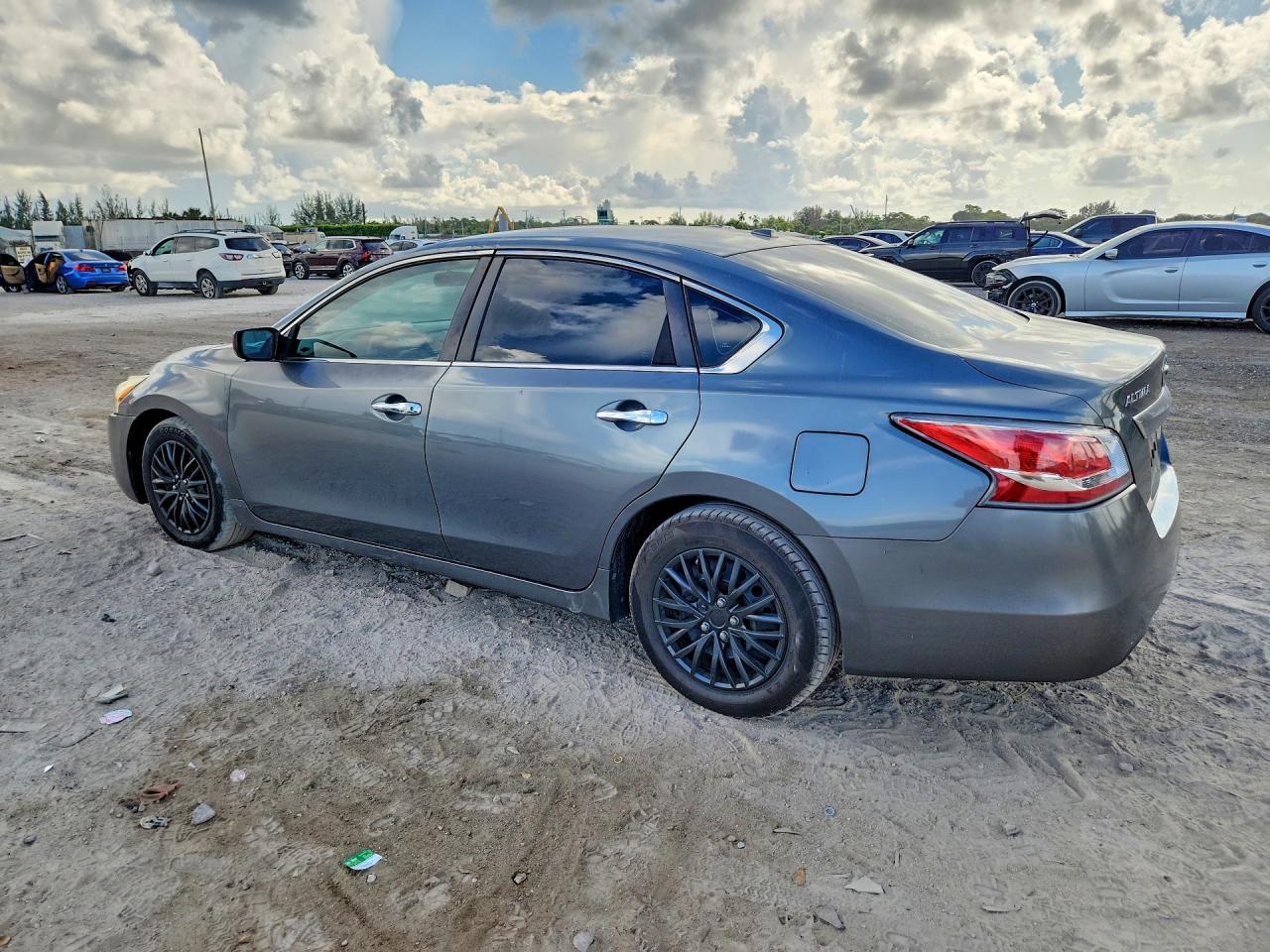 2015 Nissan Altima 2.5 S Gray vin: 1N4AL3AP1FN355396