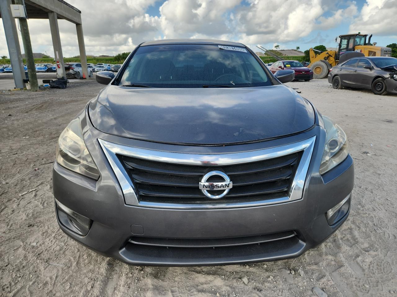2015 Nissan Altima 2.5 S Gray vin: 1N4AL3AP1FN355396 Damage: Hood, Dent(S) W/ Paint Dmg, 3 To 4 Inches