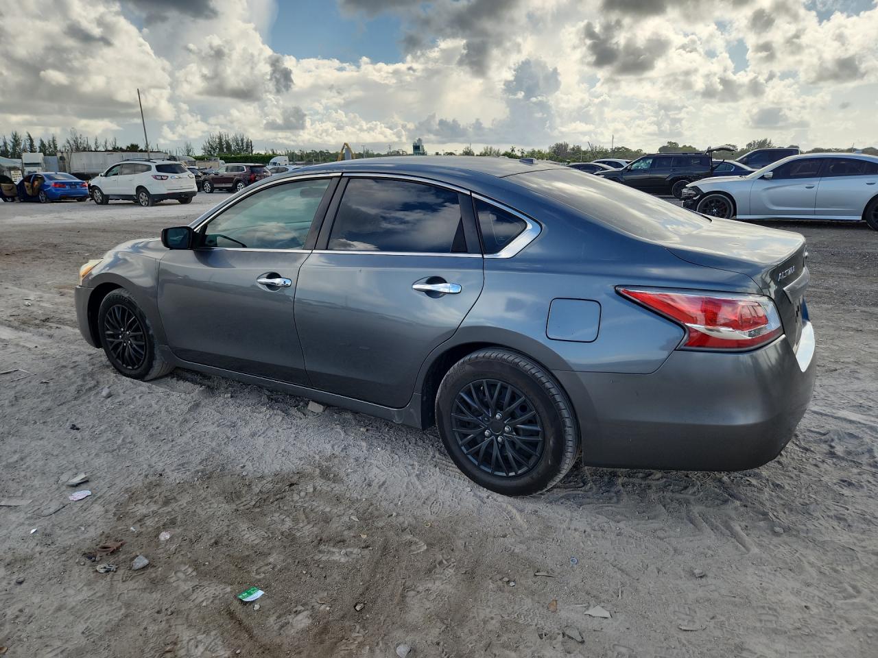 2015 Nissan Altima 2.5 S Gray vin: 1N4AL3AP1FN355396 Damage: Left Rear Door, Dent(S) W/ Paint Dmg, 2 To 3 Inches