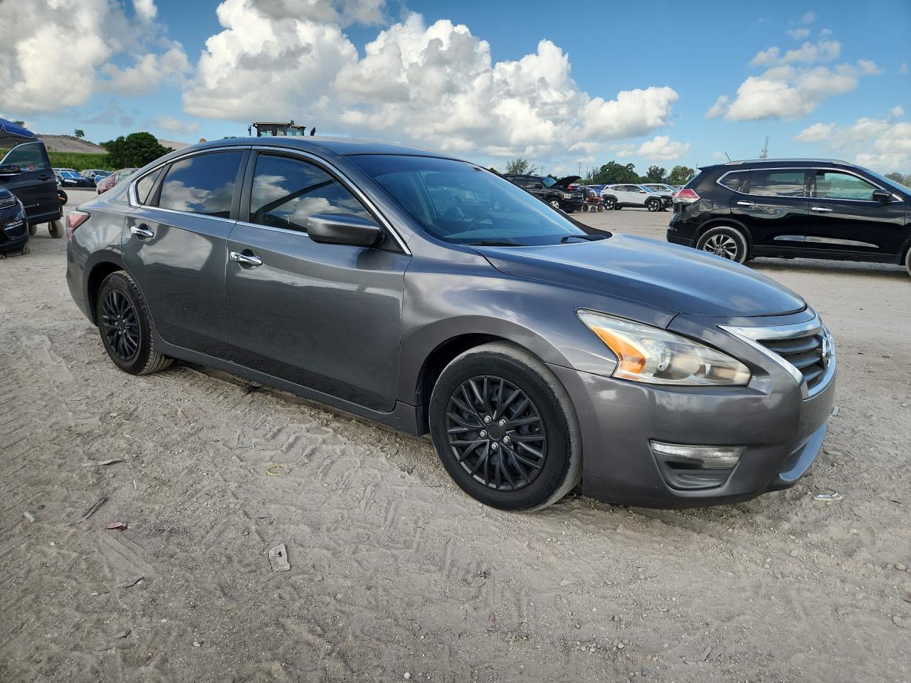 2015 Nissan Altima 2.5 S Gray vin: 1N4AL3AP1FN355396 Damage: Right Rear Door, Dent(S) W/ Paint Dmg, 2 To 3 Inches
