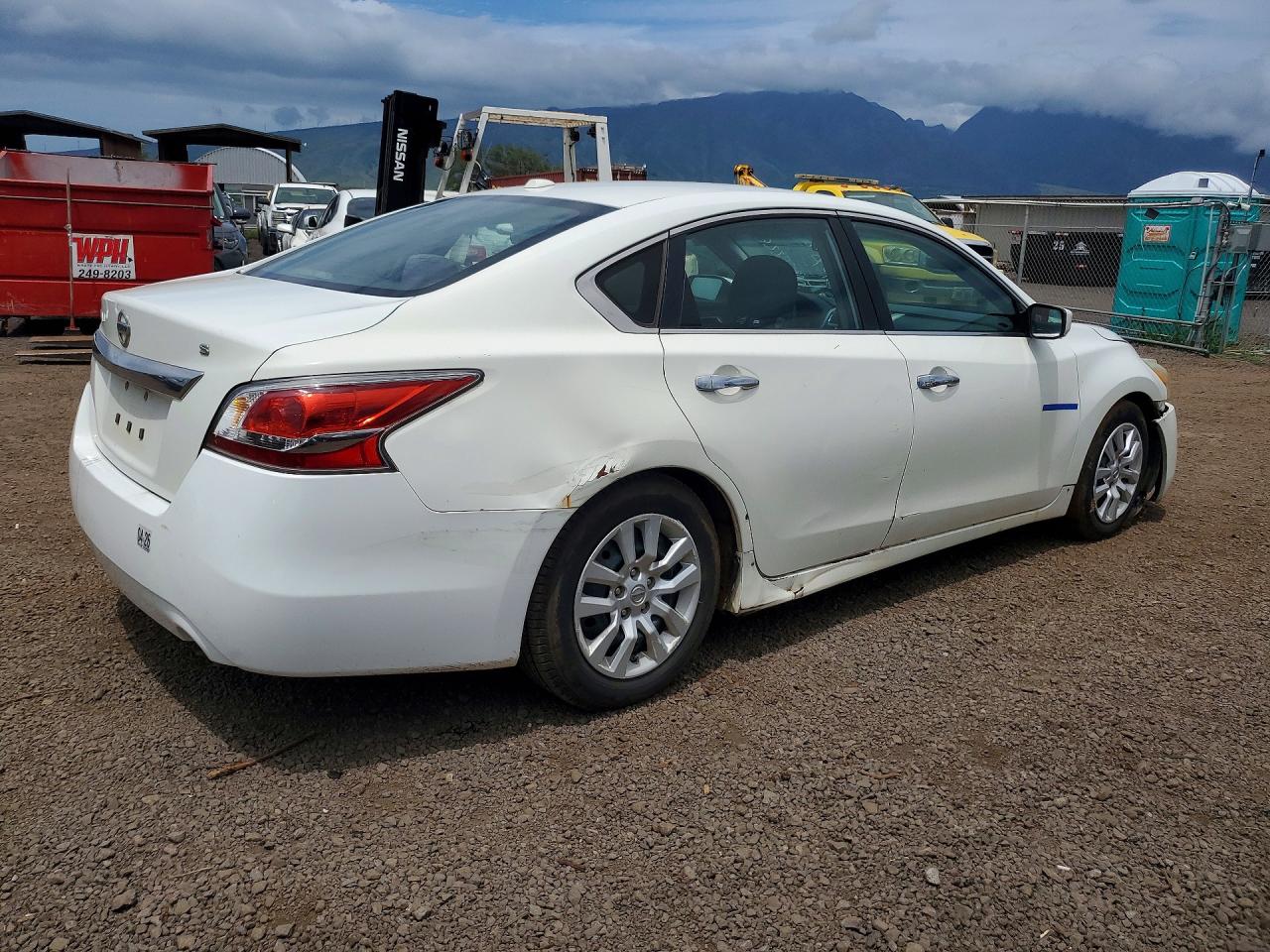 2015 Niss Altima White vin: 1N4AL3AP1FN386082
