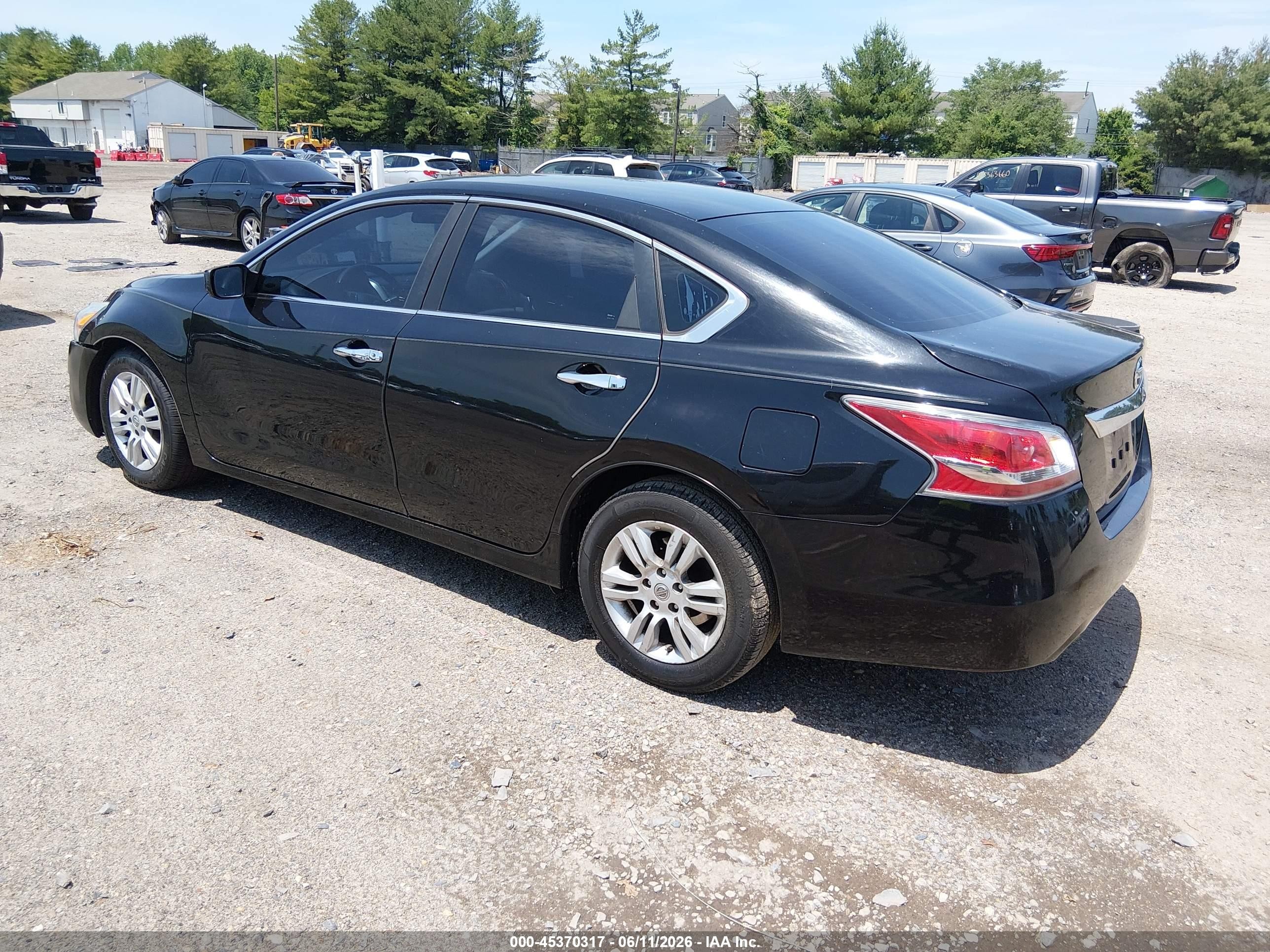 2015 Nissan Altima 2.5 S Черный vin: 1N4AL3AP1FN401356