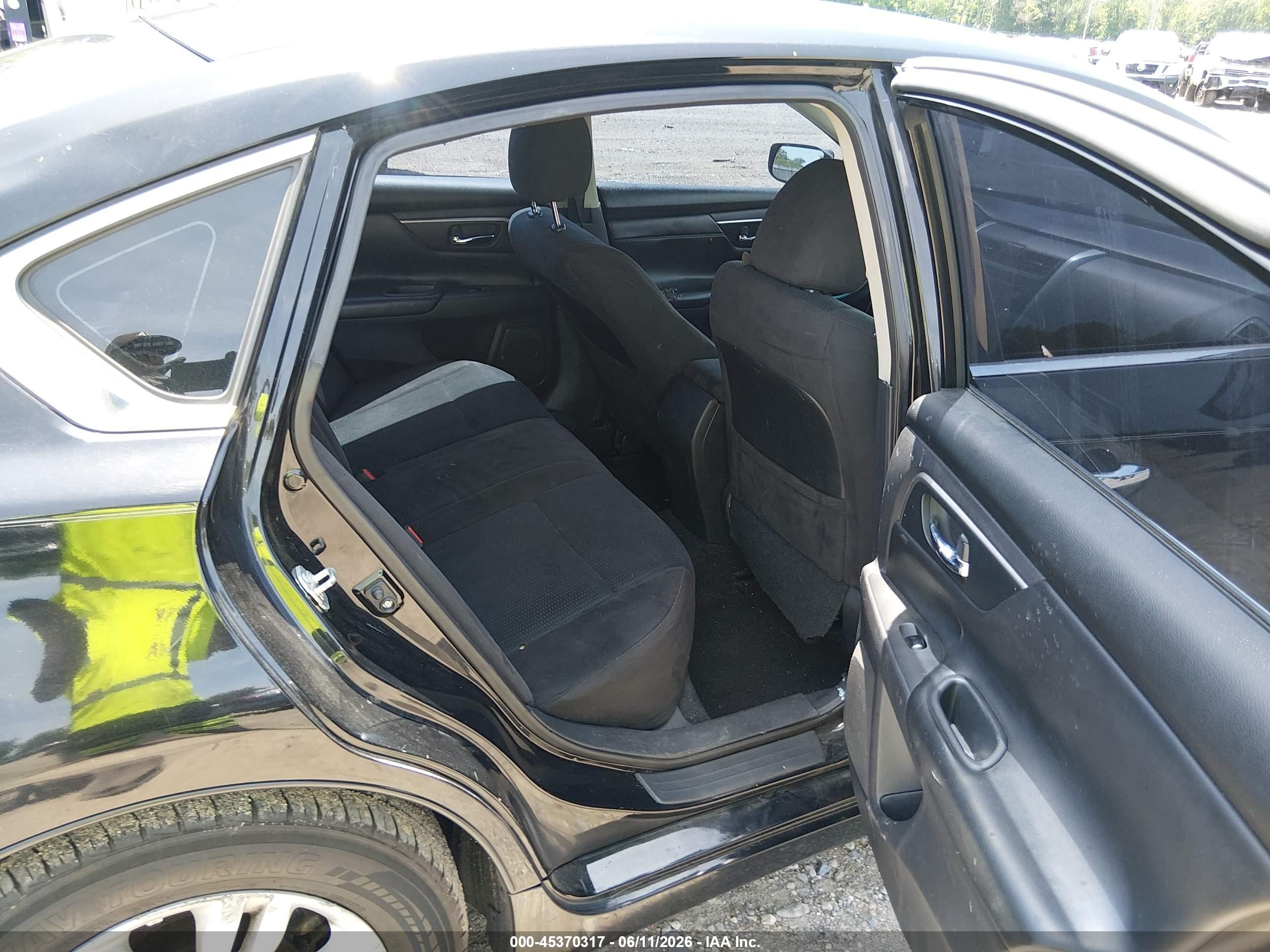 2015 Nissan Altima 2.5 S Черный vin: 1N4AL3AP1FN401356
