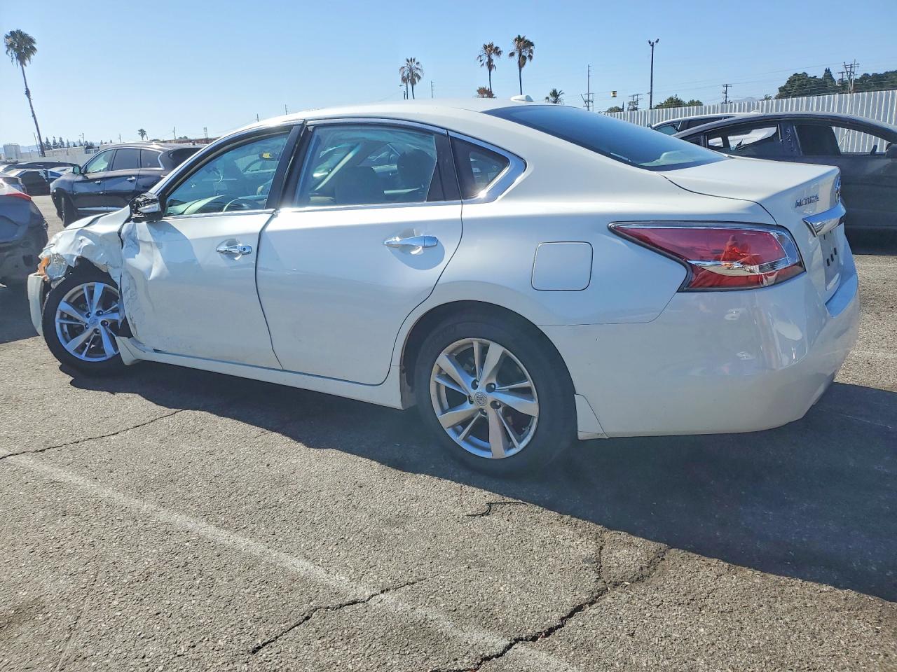 2015 Nissan Altima White vin: 1N4AL3AP1FN403348