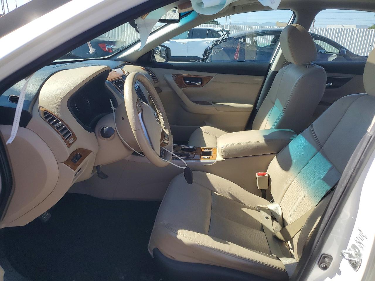 2015 Nissan Altima White vin: 1N4AL3AP1FN403348