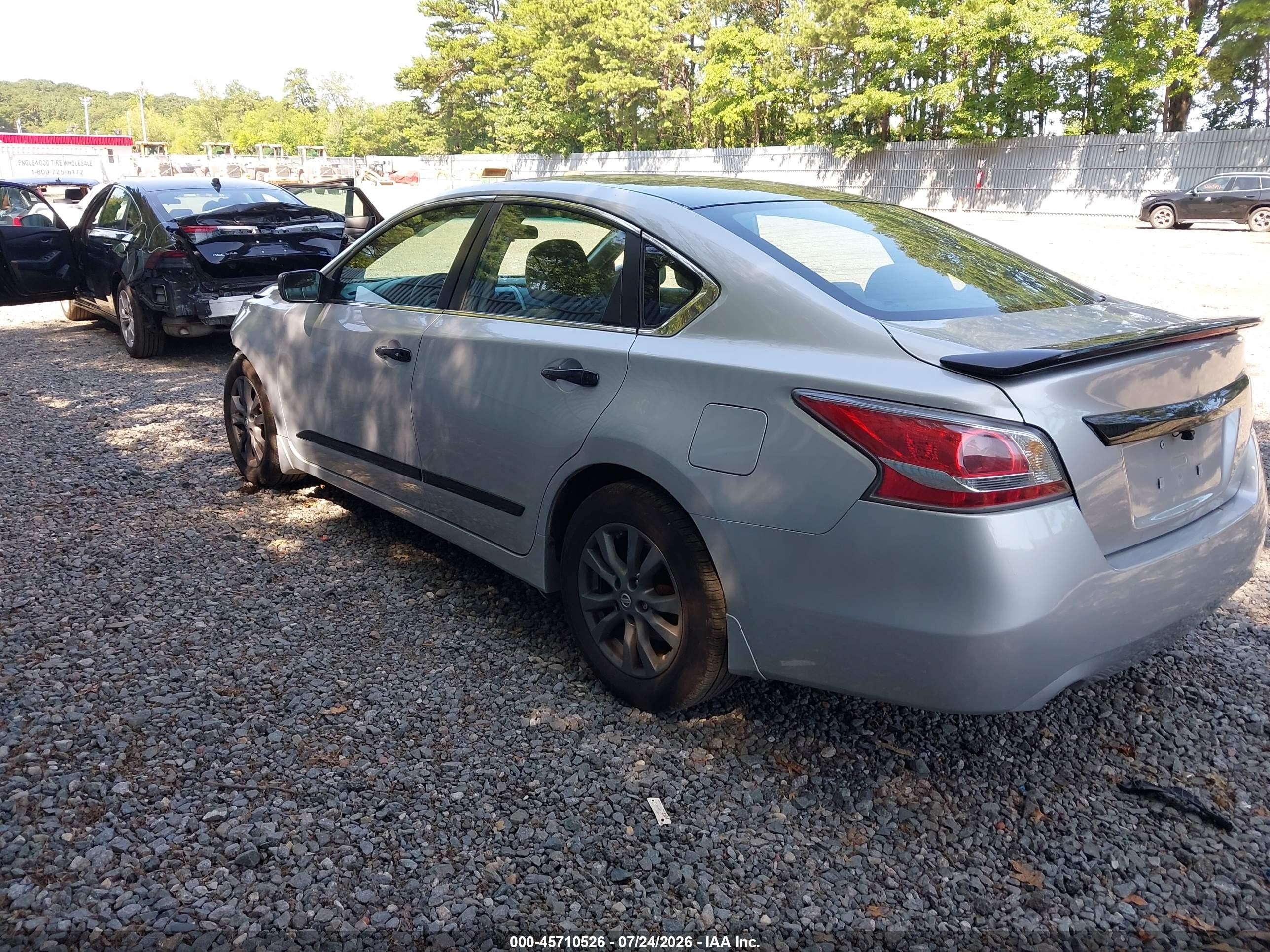 2015 Nissan Altima 2.5 S White vin: 1N4AL3AP1FN407769