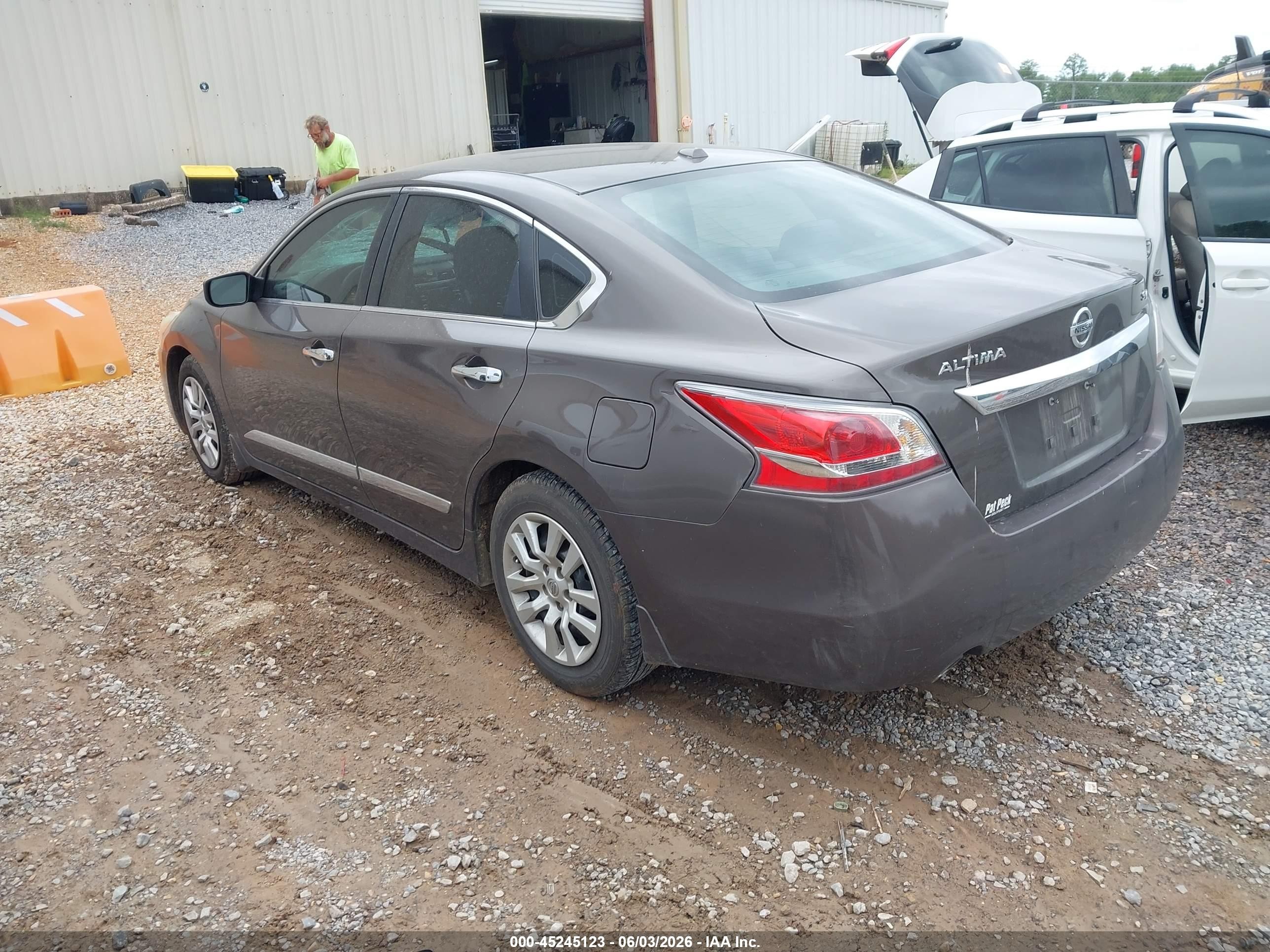 2015 Nissan Altima 2.5 S Brown vin: 1N4AL3AP1FN863755