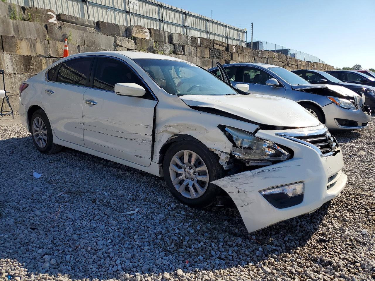 2015 Nissan Altima 2.5 S Белый vin: 1N4AL3AP1FN864078