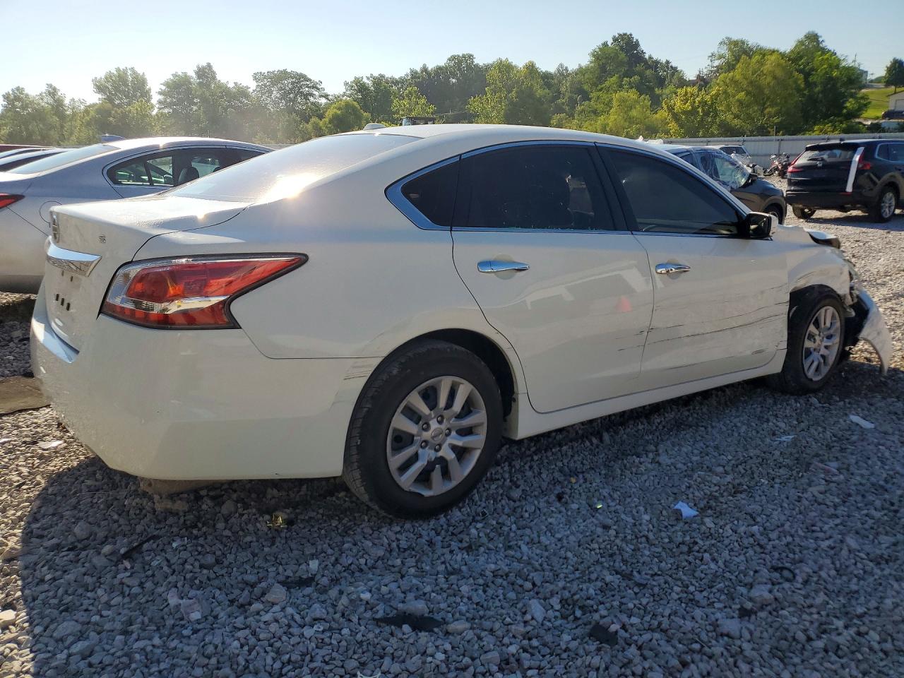 2015 Nissan Altima 2.5 S Белый vin: 1N4AL3AP1FN864078