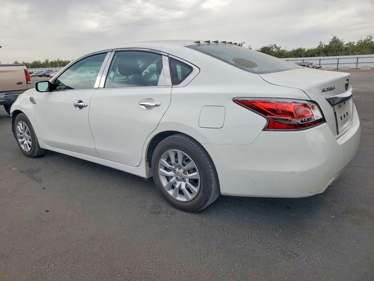 2015 Nissan Altima 2.5 S White vin: 1N4AL3AP1FN876120