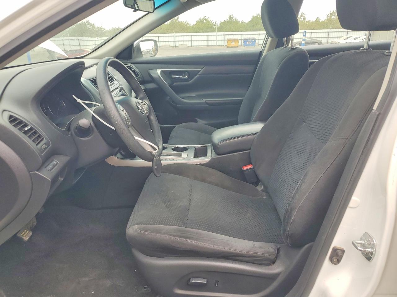 2015 Nissan Altima 2.5 S White vin: 1N4AL3AP1FN876120