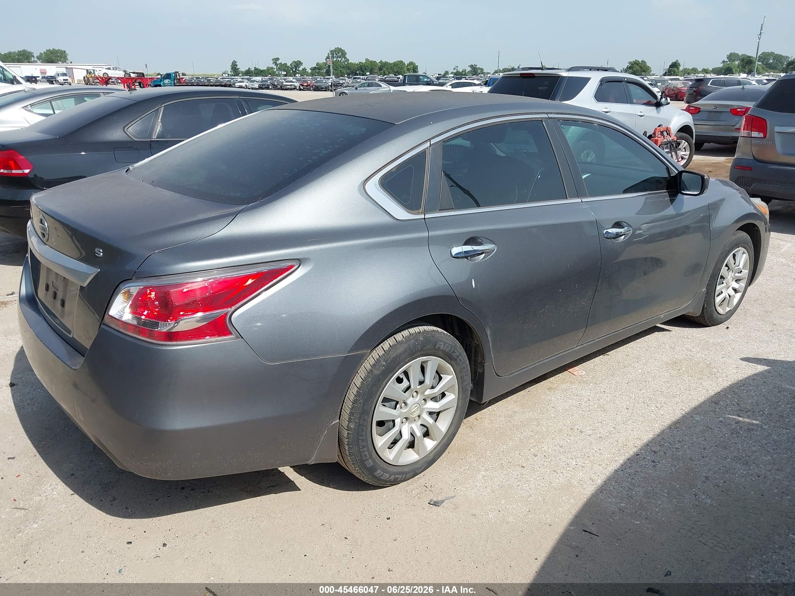2015 Nissan Altima 2.5 S Серый vin: 1N4AL3AP1FN877199