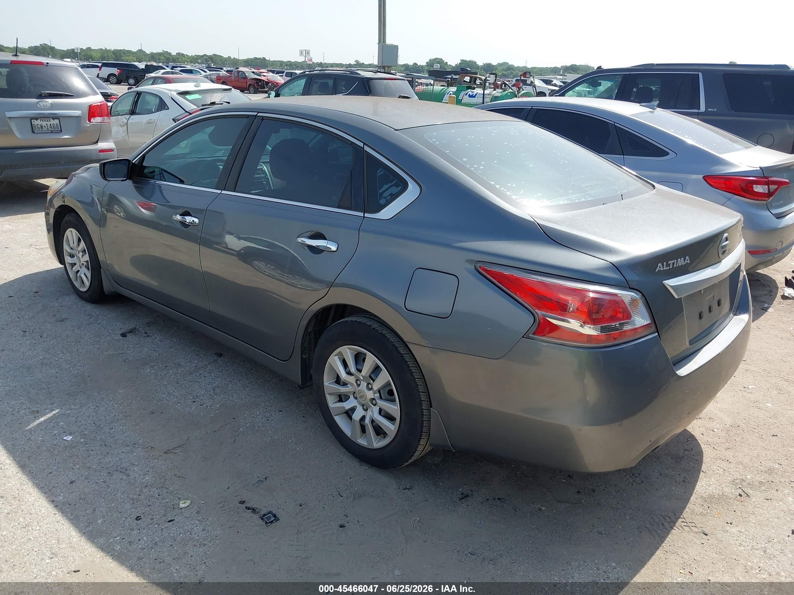 2015 Nissan Altima 2.5 S Серый vin: 1N4AL3AP1FN877199