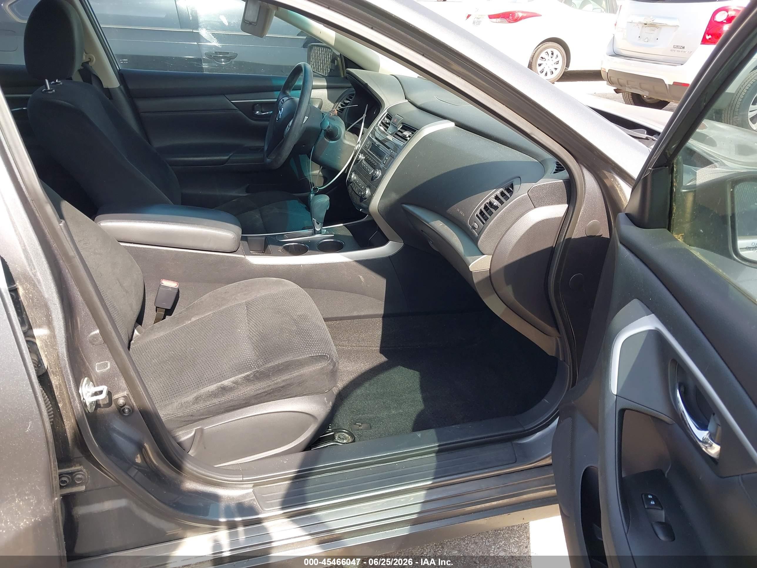 2015 Nissan Altima 2.5 S Серый vin: 1N4AL3AP1FN877199