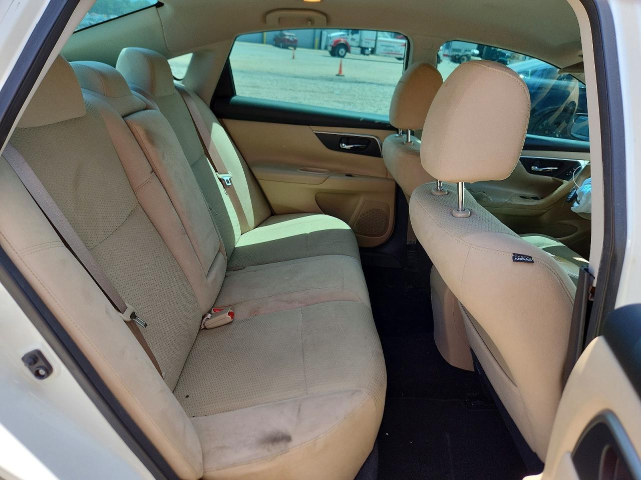 2015 Nissan Altima 2.5 S White vin: 1N4AL3AP1FN899042