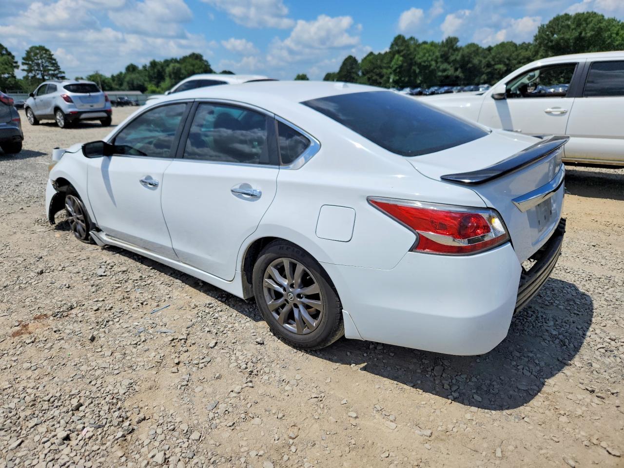 2015 Nissan Altima 2.5 S White vin: 1N4AL3AP1FN899042