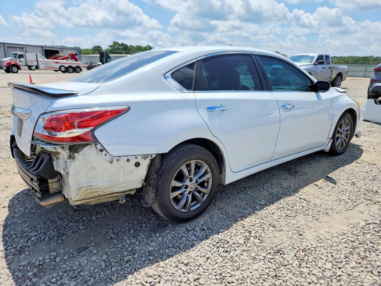 2015 Nissan Altima 2.5 S White vin: 1N4AL3AP1FN899042