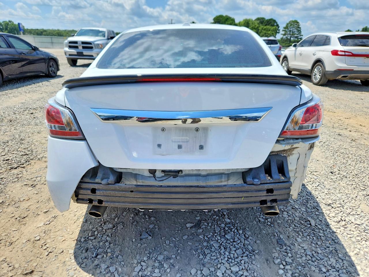 2015 Nissan Altima 2.5 S White vin: 1N4AL3AP1FN899042