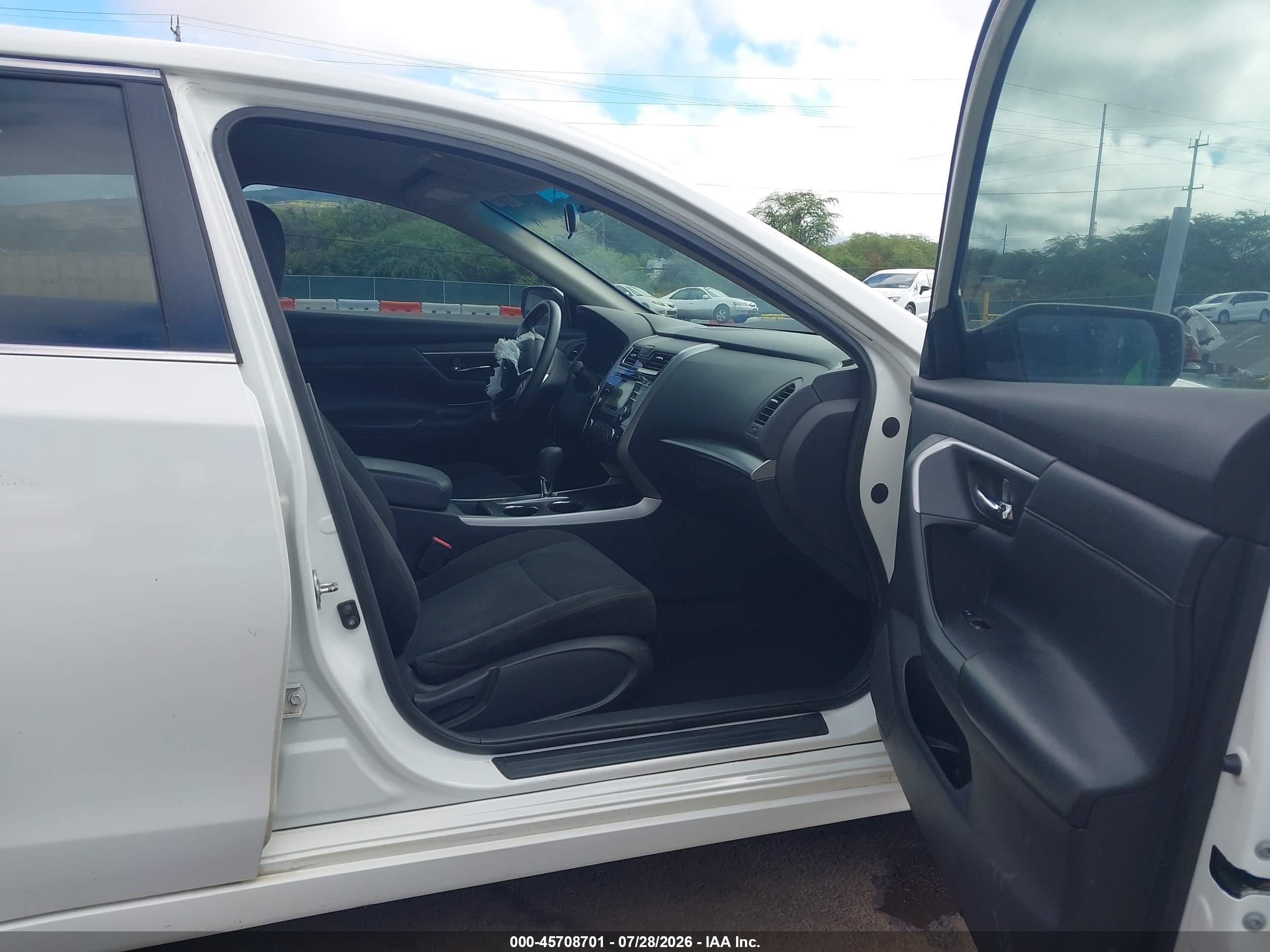 2015 Nissan Altima 2.5 S White vin: 1N4AL3AP1FN906717