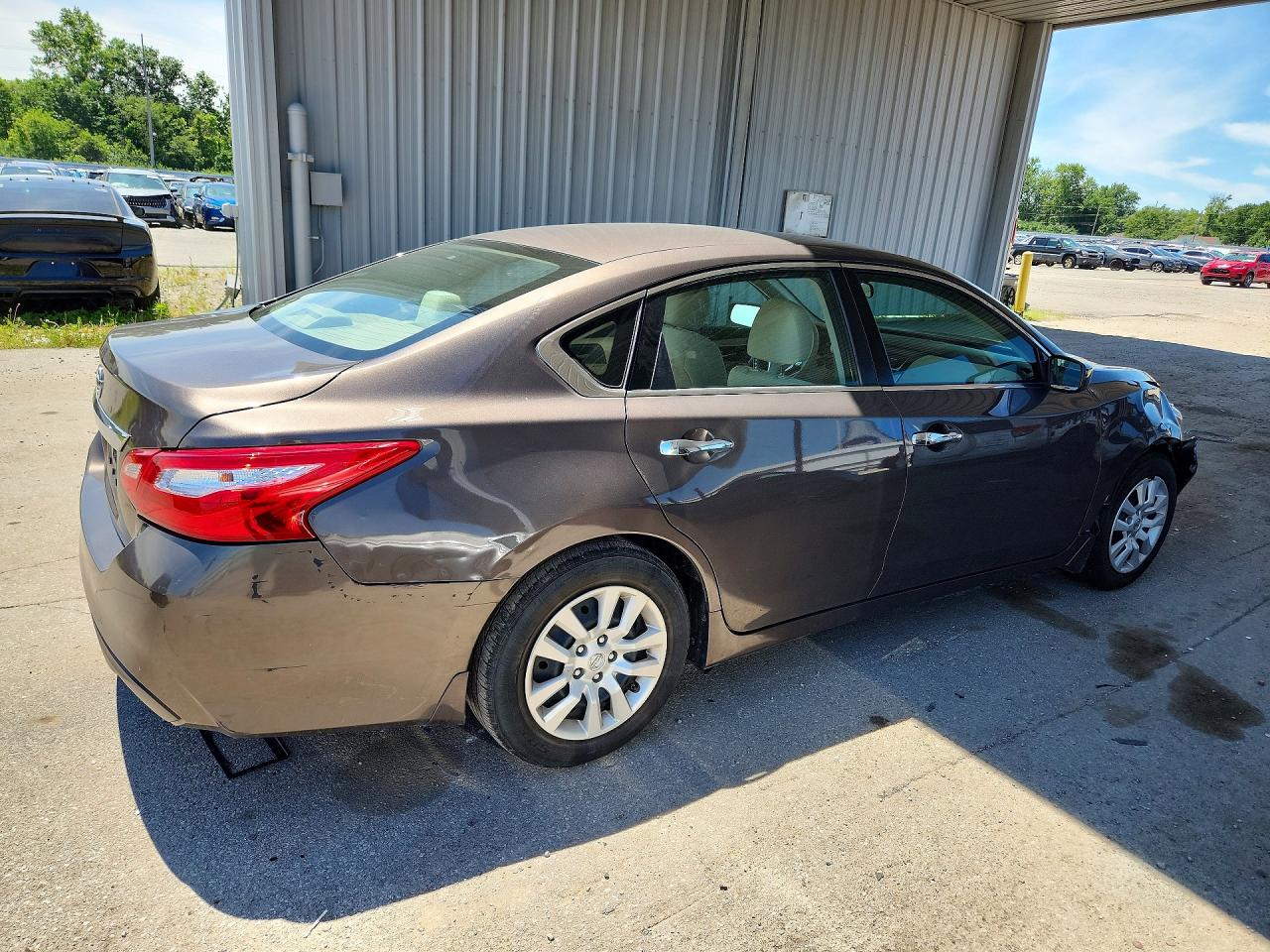 2017 Nissan Altima 2.5 S Серый vin: 1N4AL3AP1HC133732