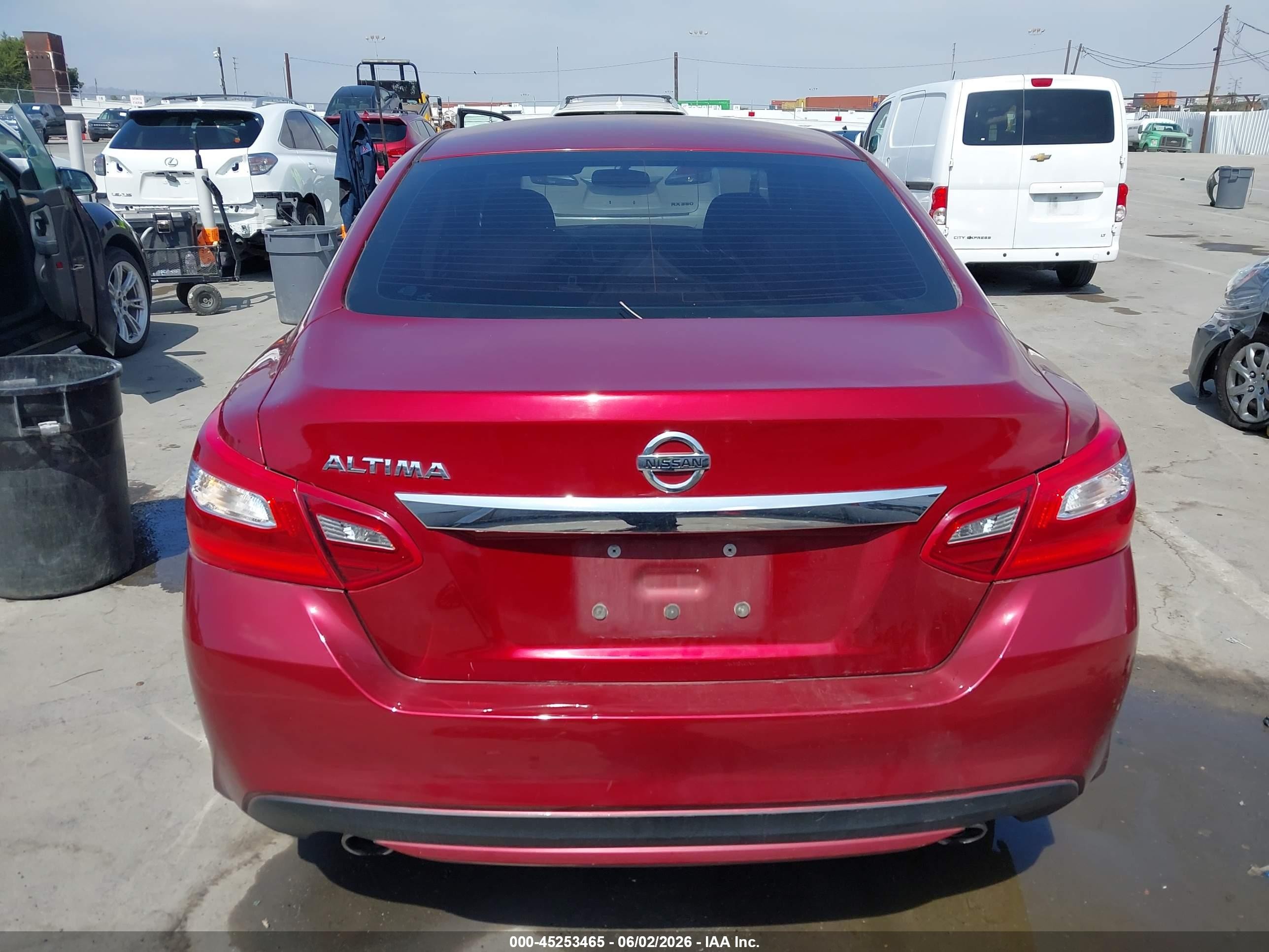 2018 Nissan Altima 2.5 S Red vin: 1N4AL3AP1JC197274