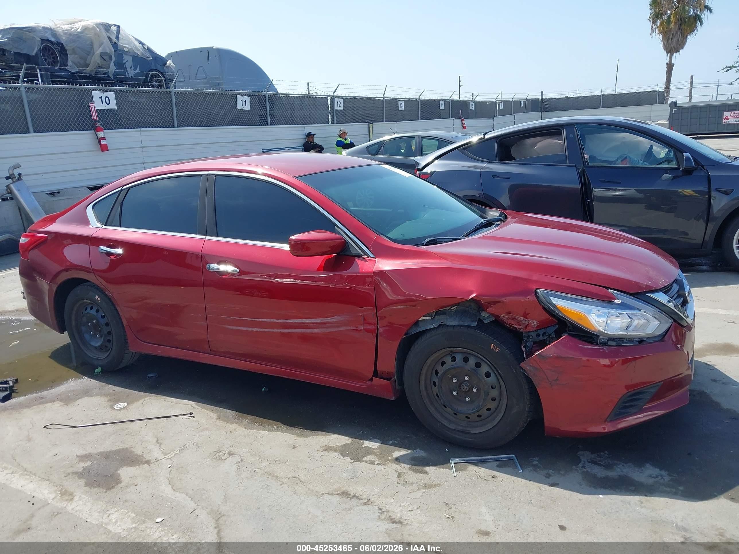 2018 Nissan Altima 2.5 S Red vin: 1N4AL3AP1JC197274