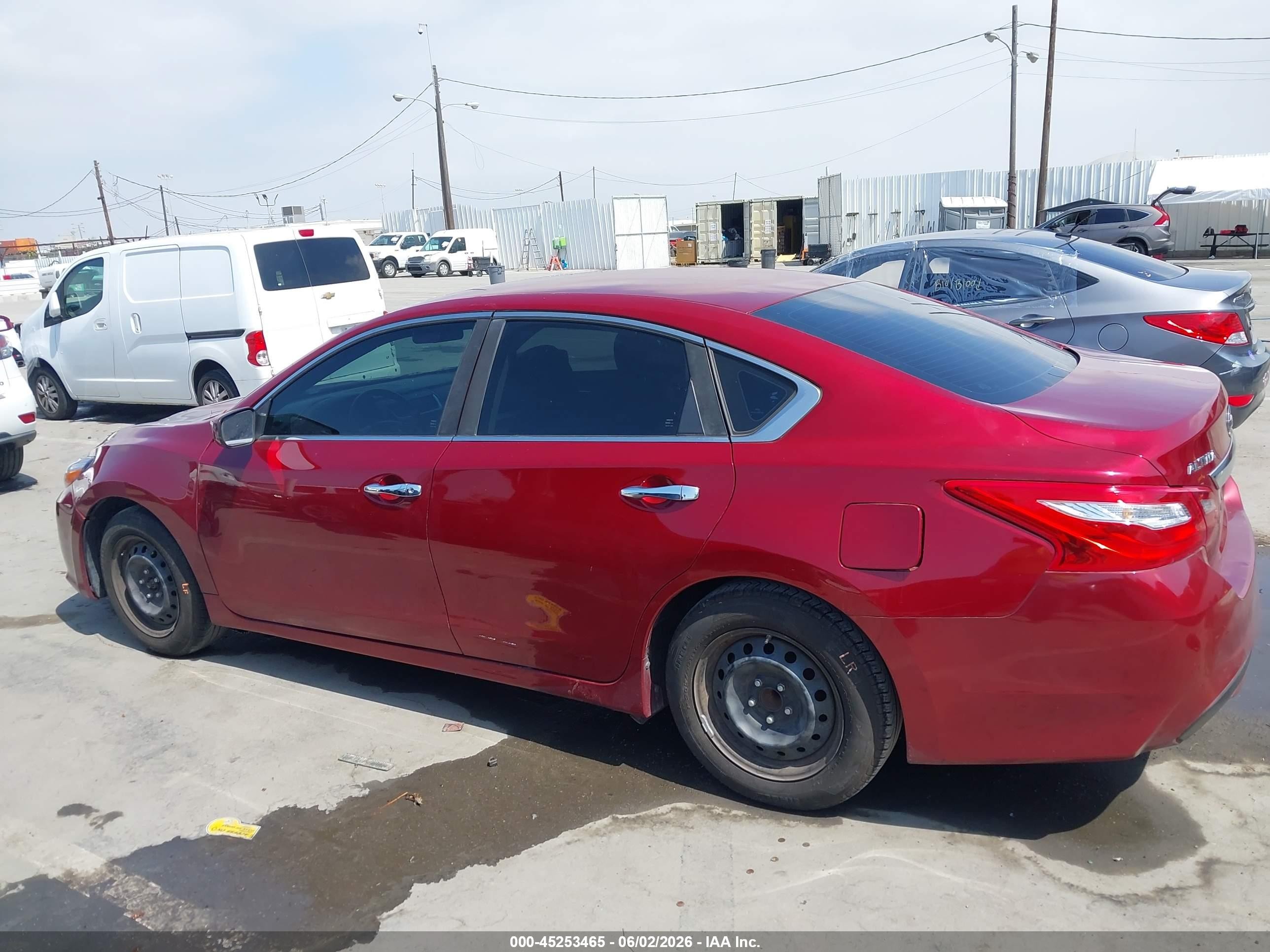2018 Nissan Altima 2.5 S Red vin: 1N4AL3AP1JC197274